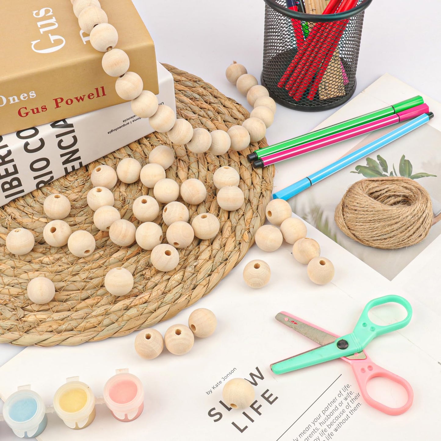 Yiksonyo 700 PCS 20 mm Wooden Beads with Hole, Beige Round Wooden Beads for Crafts, DIY Projects, and Home Decoration