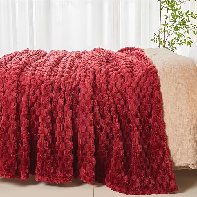 NEWCOSPLAY Super Soft King Blanket Red Premium Silky Flannel Fleece 3D Clouds Stylish Jacquard Lightweight Bed Blanket All Season Use 350GSM (Red, King(90"x110"))