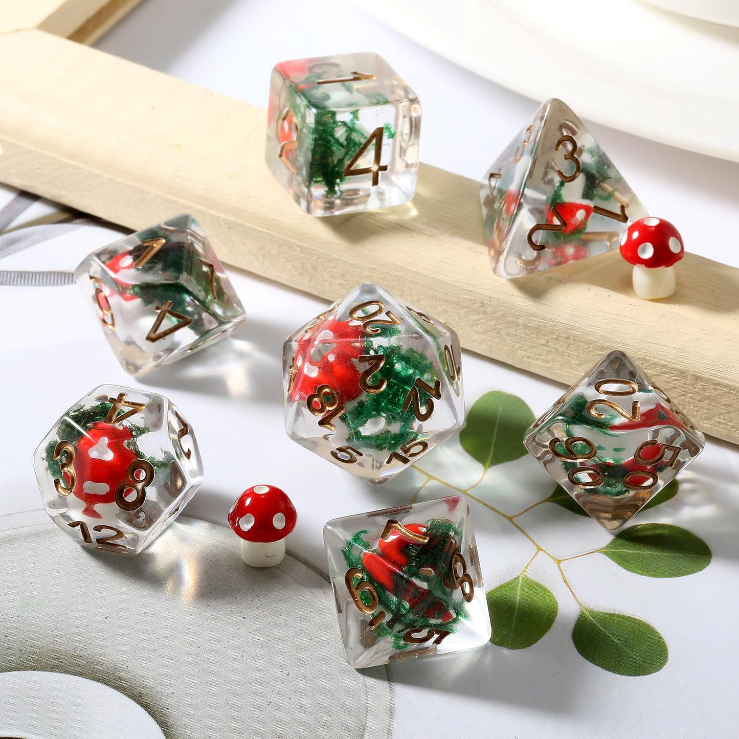 Mushroom Dice Set D&D, DNDND 7PCS Resin D&D Dice Set with Gift Velvet Bag for Dungeons and Dragons Role Playing Games and Tabletop Games（Red Mushroom