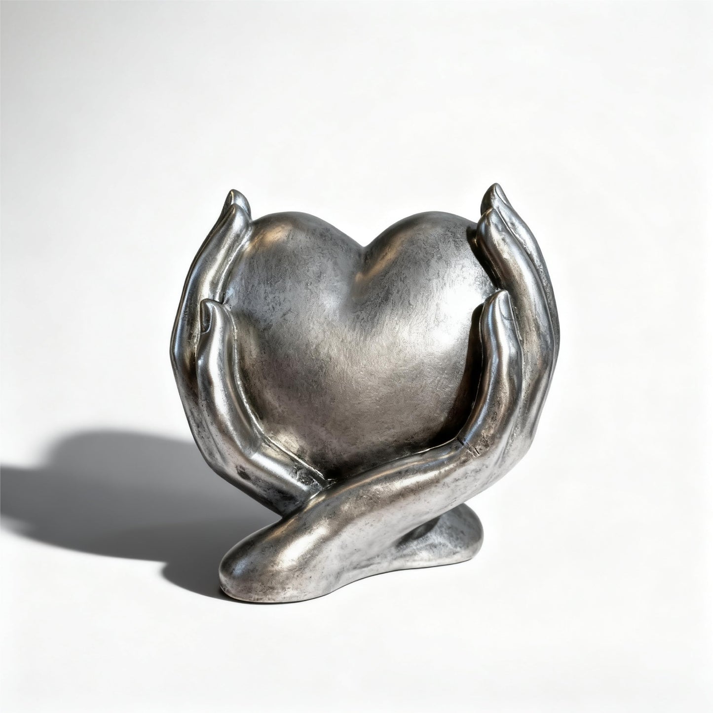 Silver Heart Hands Sculpture Love Centerpieces Aesthetic Statue and Sculpture Living Room Bedroom Bookshelf Coffe Table Boho Wedding Accents Decorations, Knick Knacks Home Decor for Shelves para