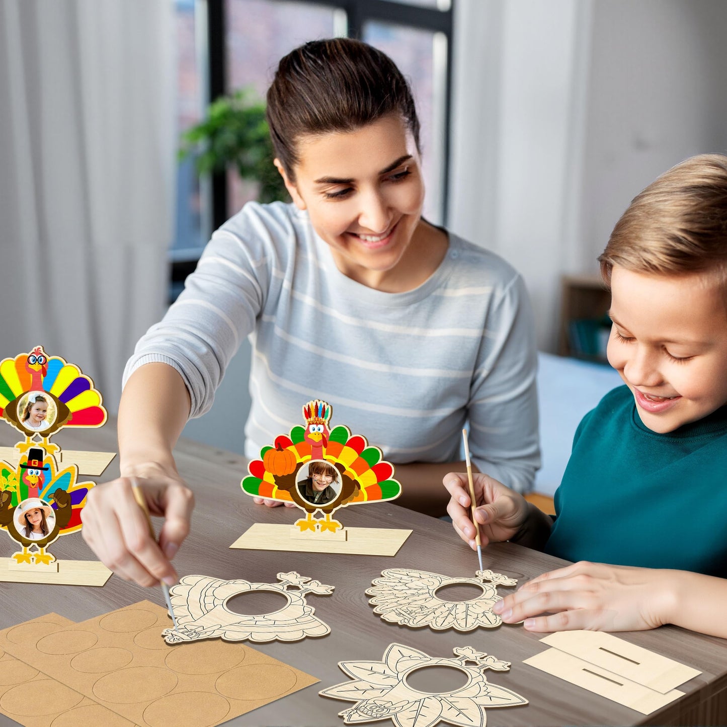 Moon Boat 16Pcs Thanksgiving Crafts Wooden Turkey Picture Frame DIY Painting Arts Kit Fall Party Favors Classroom Activities Table Decorations