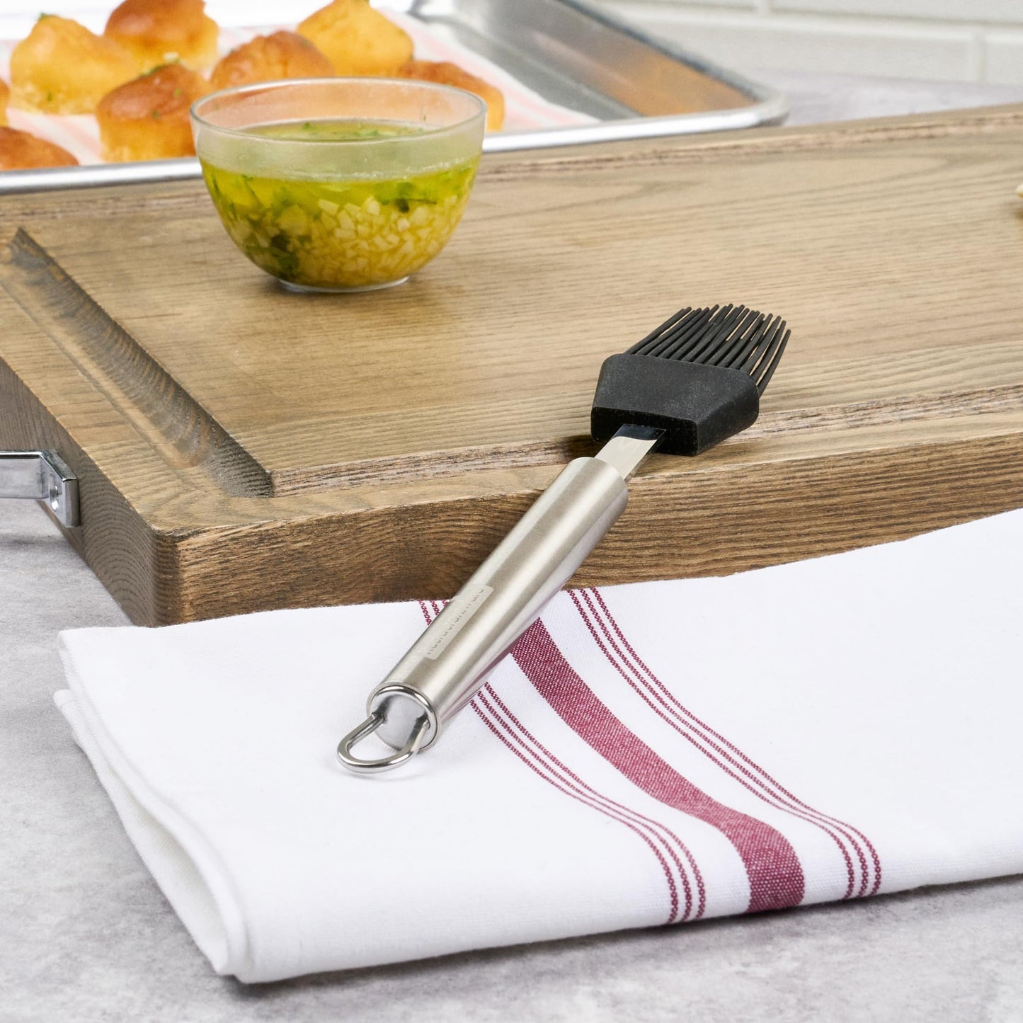 Restaurantware Silicone Basting Pastry Brush - German Standard Heat-Resistant Basting Brush with Stainless Steel Handle, Dishwasher Safe - Egg Wash Brush for Butter, BBQ, Sauce, Baking