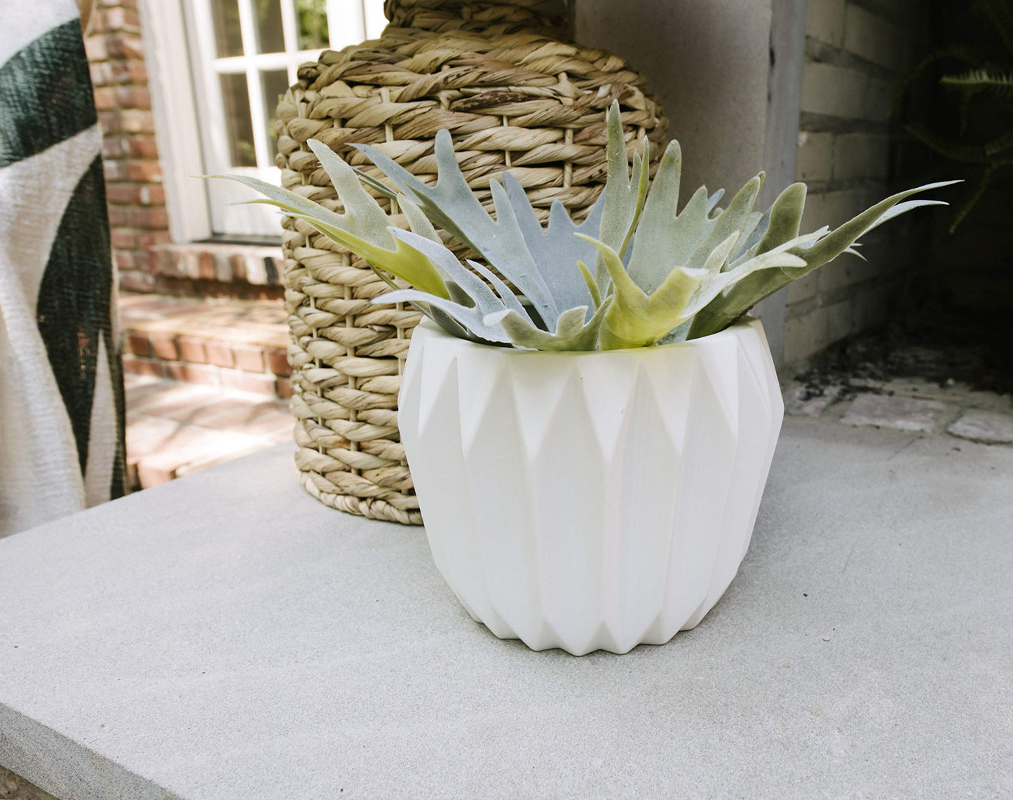 Bloomingville White Fluted Stoneware Flower Pot