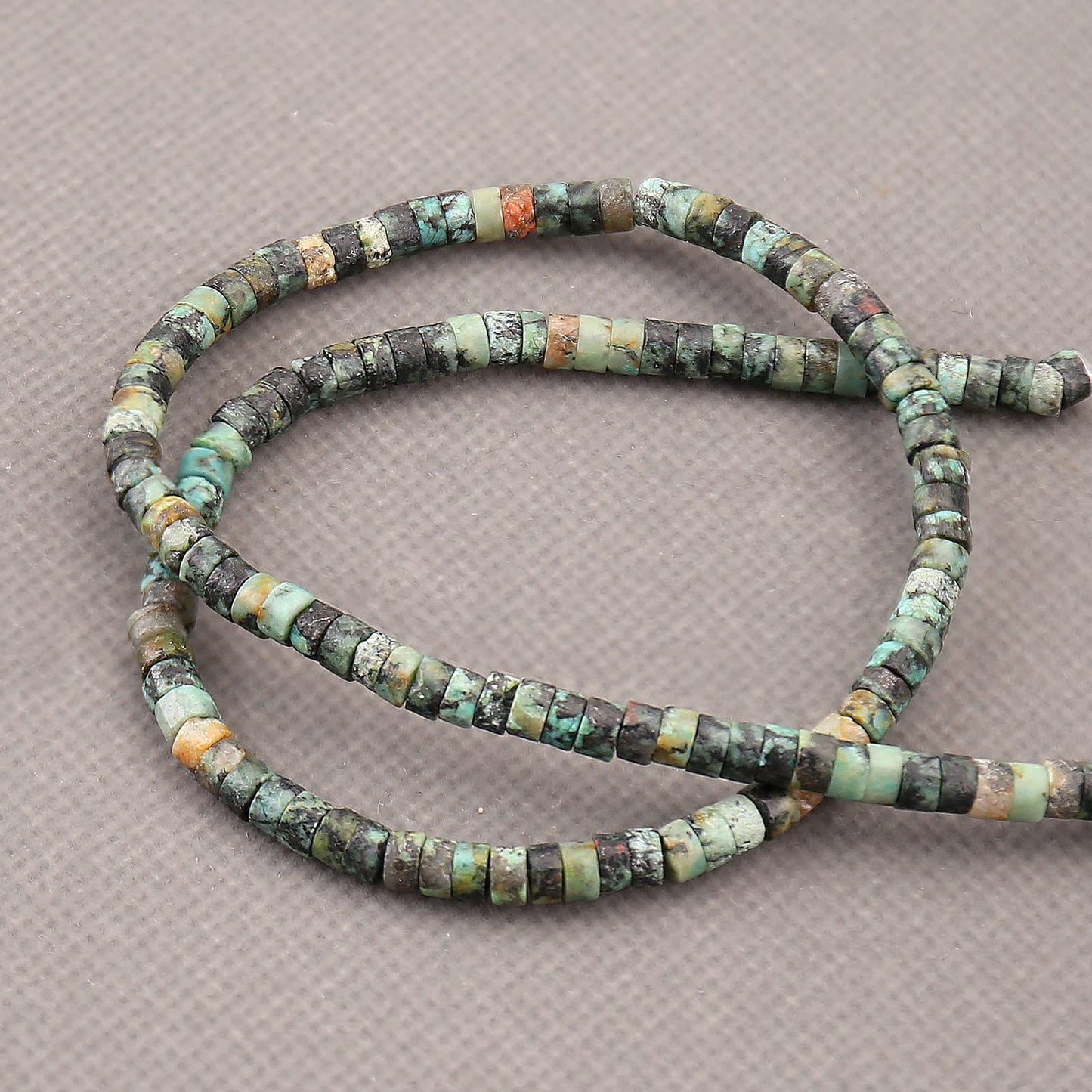 150PCs Natural African Turquoise Spacer Beads, Loose Semi Precious Flat Round Gemstone Heishi Disc Stone Beads for Beading Jewelry Making 4mm*2mm 38cm