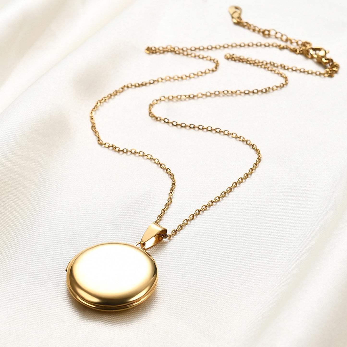 PHOCKSIN Gold Round Locket Necklace 12 Birth Flowers Personalized Necklace that Holds Pictures Customized Gifts Locket Necklaces for Birthday