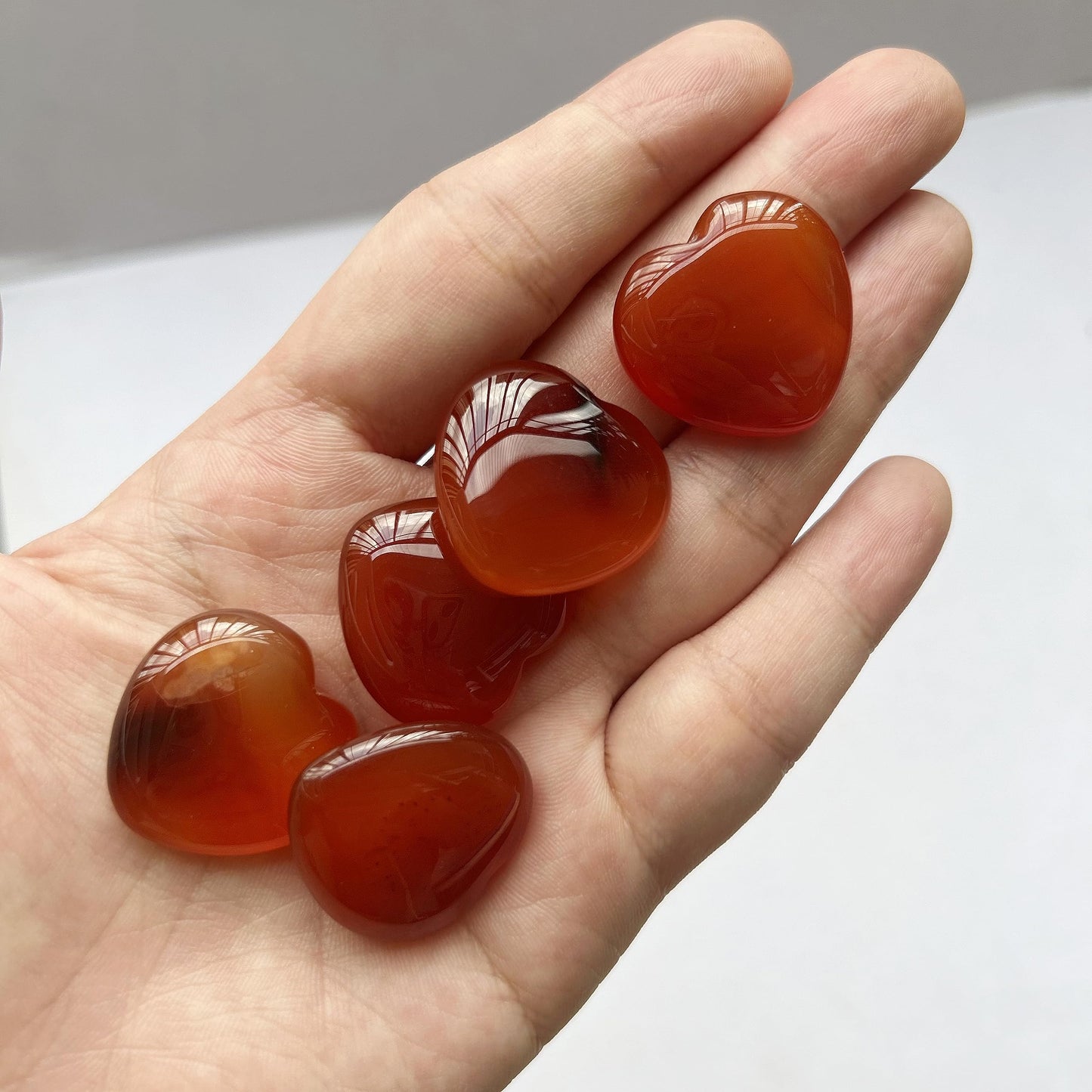 Bacatgem 3 Pcs Natural Carnelian Pocket Palm Thumb Healing Crystal Heart Love Worry Stones,1 inches Reiki Balancing Crystal and Healing Stones