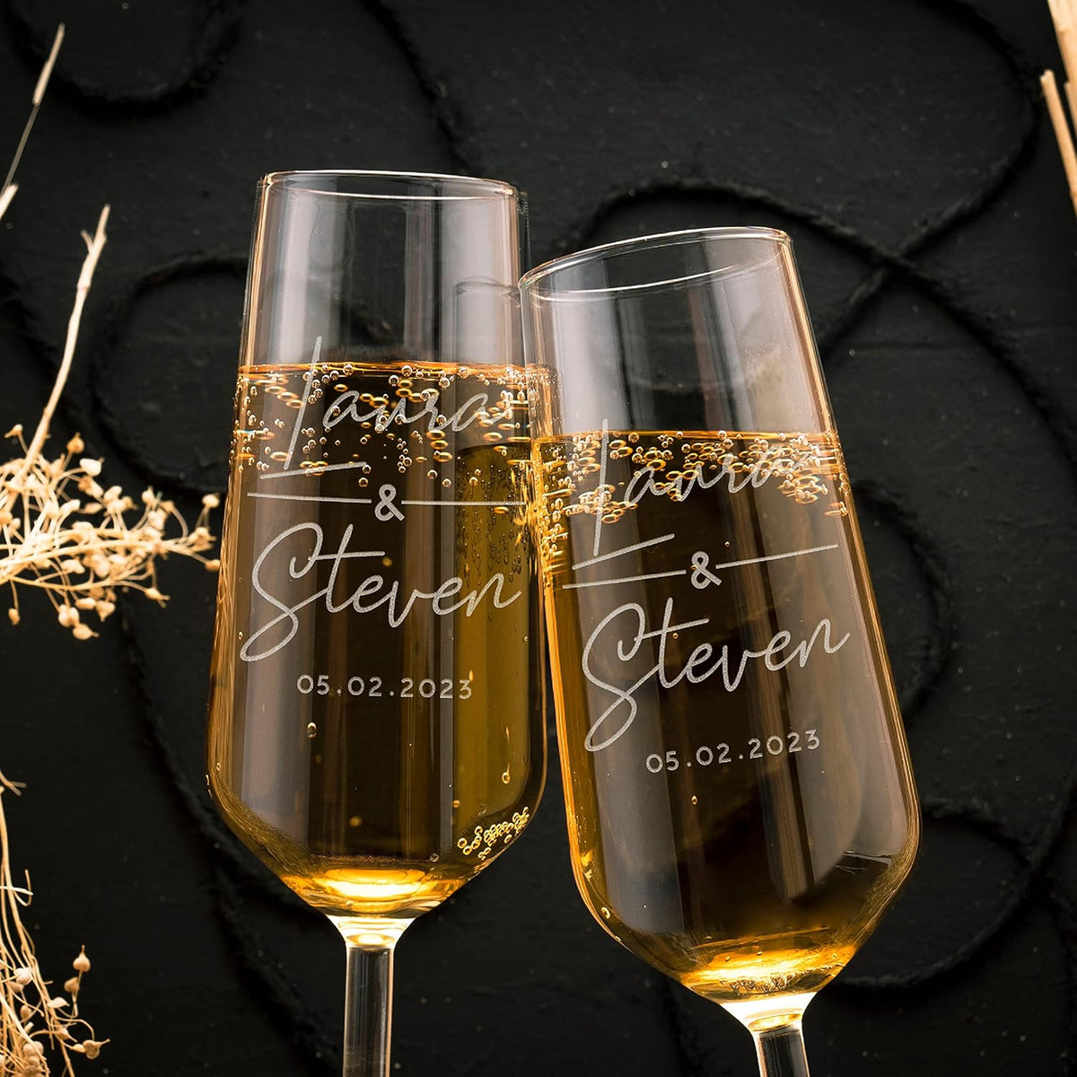 GIFTBYGIFTY Personalized Wedding Champagne Flutes for Bride and Groom - Set of 2, 7 oz, 2 Designs - Champagne Glasses for Engagement with Your Names and Date - D1