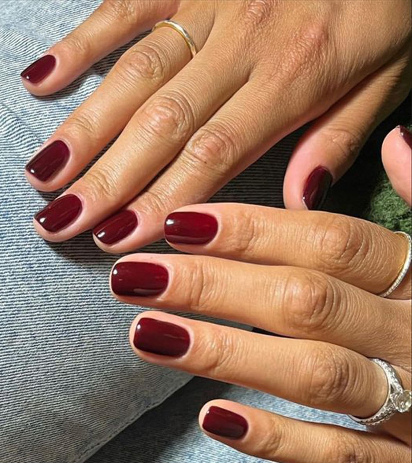 Press on Nails Short - Aegenacess Square Press On Nails, Jelly Wine Red Stick On Nails, Burgundy Glue On Nails with Jelly Stickers, Solid Color Fake Nails in 12 Size - 24PCS False Nail Kit