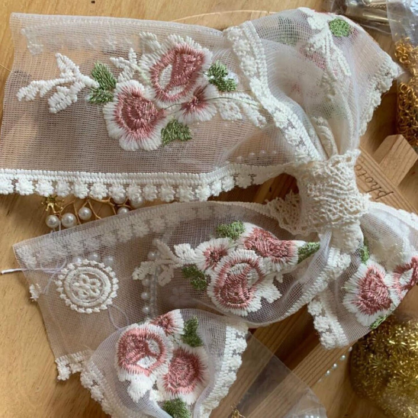 Lace Trim Ribbon, Delicate Cotton Embroidery Ribbon for Wedding/Bridal Decoration, DIY Craft Sewing, Home Decoration, 10 Yards (Beige)