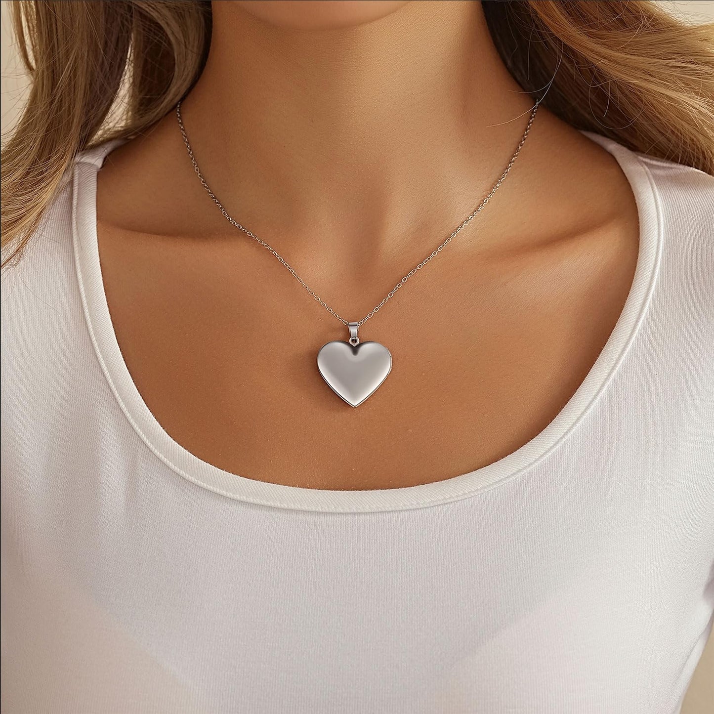PHOCKSIN Glossy Silver Heart Lockets Personalized Locket Necklace with Custom Text Engraved Photo Locket Necklace for Women Customized Gifts for Mom Daughter