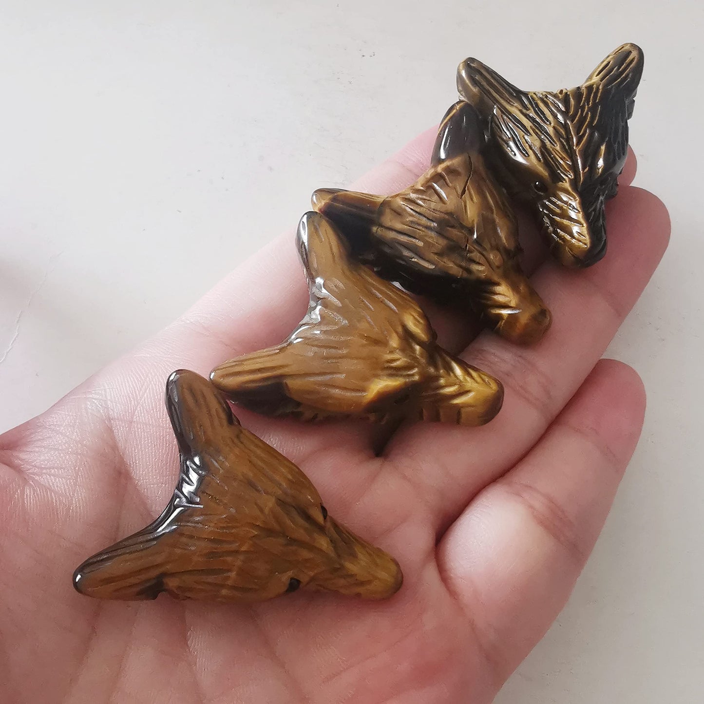 Bacatgem Natural Tiger's Eye 1.37 inchs Wolf Head Pocket Crystals and Healing Stone Figurine,Haped DIY-Jewelry Pendant