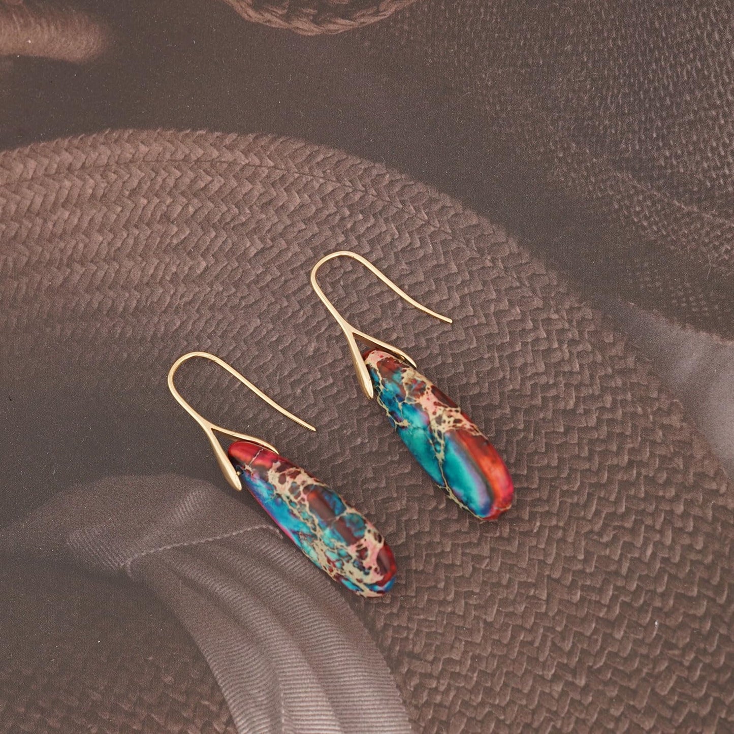 Sriomu Natural Healing Stone Fishhoop Dangle Drop Earrings Statement Gold silver earrings