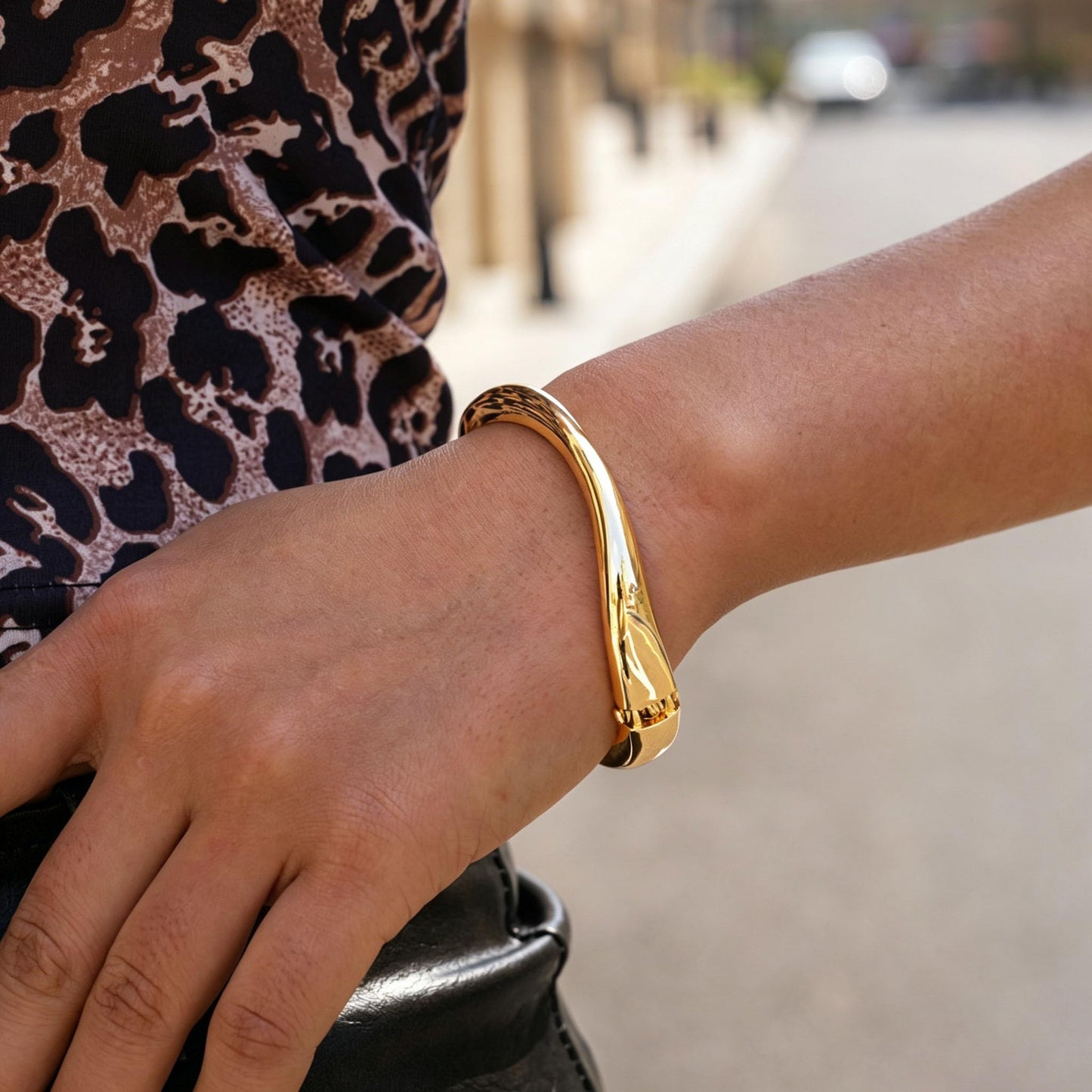 MTINEAPS Gold Bangle Bracelets for Women Teens Trendy Chunky Adjustable Twist Cuff Bracelet Jewelry Gifts (Gold - Style A)