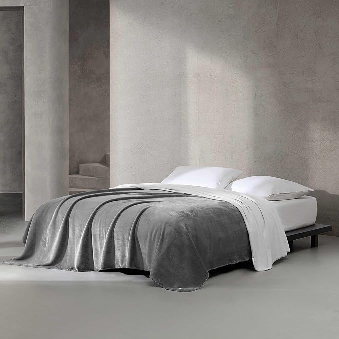 Calvin Klein - Twin Blanket, Super Soft Plush Bedding, Luxury Bed Blanket, Oeko-Tex Certified (Modern Reversible Solid Grey, Twin)