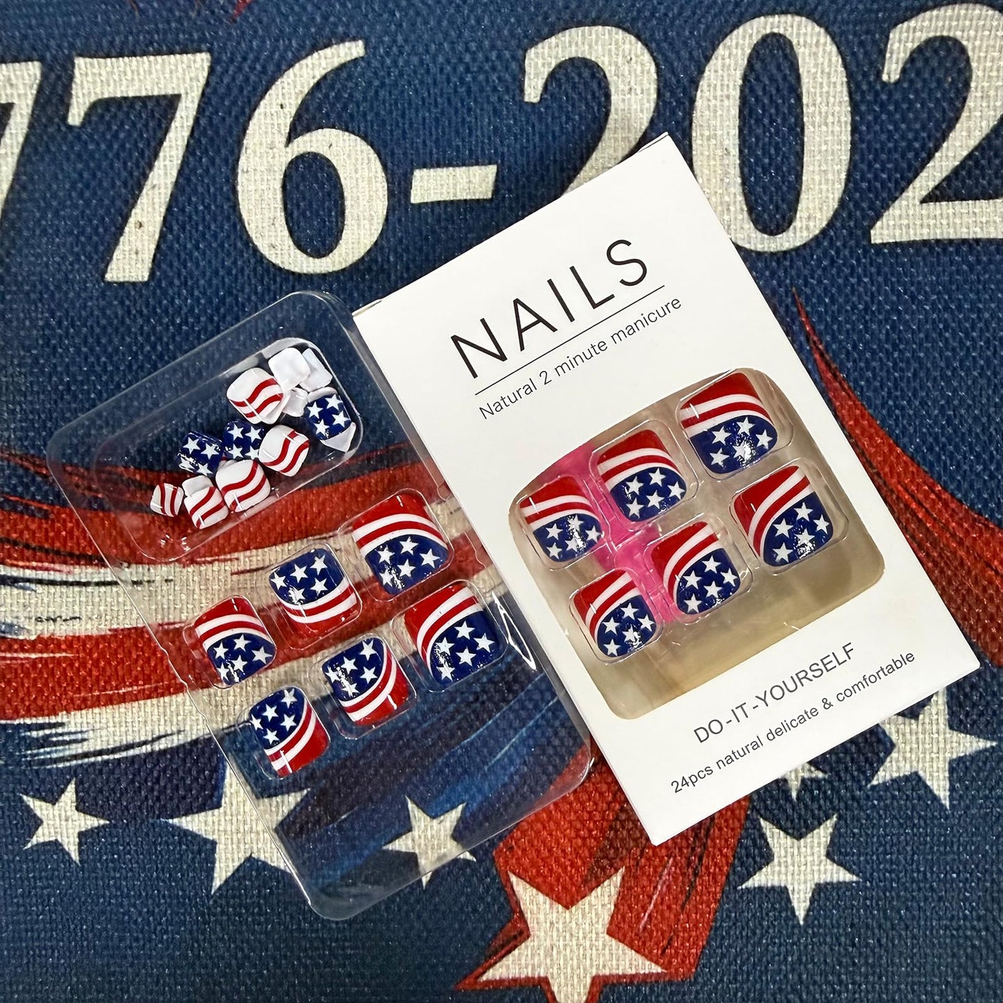 4th of July Press on Toenails Short Square Fake Toe Nails Red White Blue Glossy False Toenails Acrylic Toe Nail Press ons Independence Day Stars Stripes Stick on Nails for Women 24Pcs