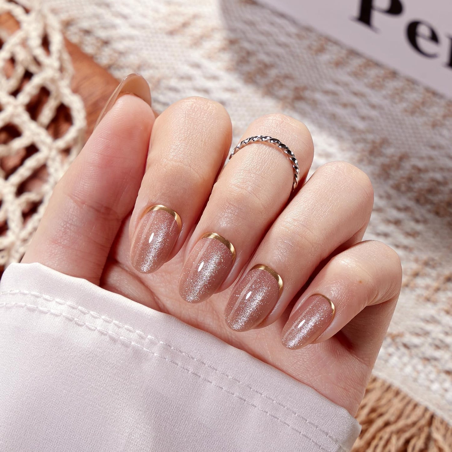 VSALON Oval Short Press On Nails, Gold Foil Finish Cat Eye French Tip Shimmer Light Curable False Nails, Reusable Salon Quality Opaque Fake Nails Kit - 32 pcs Stick on Nails Kit in 16 Sizes with Glues