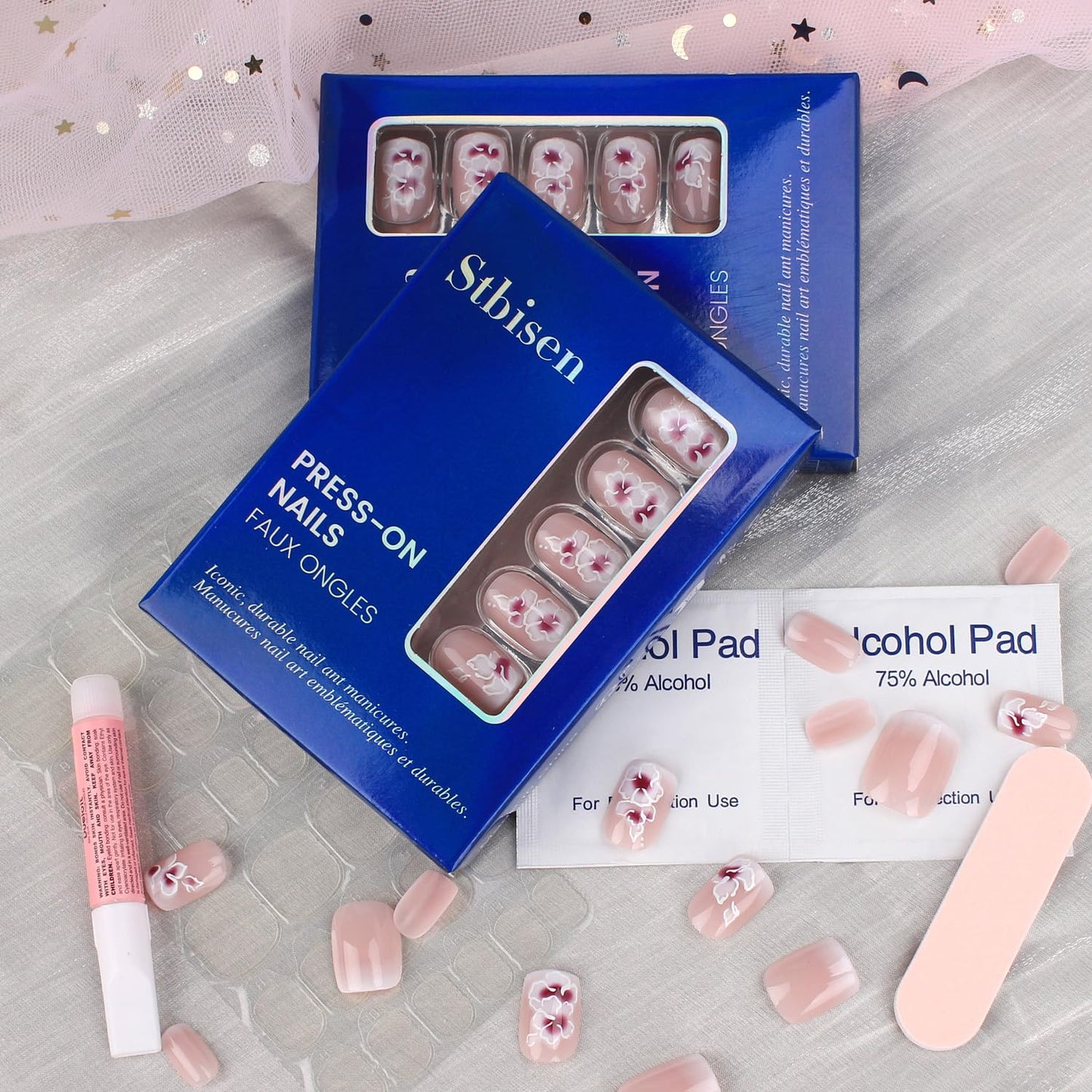 Stbisen Press On Nails Short Square, Nude Pink Fake Nails with White Floral & Gradient French Tip Design, Reusable Stick On Nails, Perfect for Daily Wear, Offering a Natural and Refined Touch, 30 Pcs