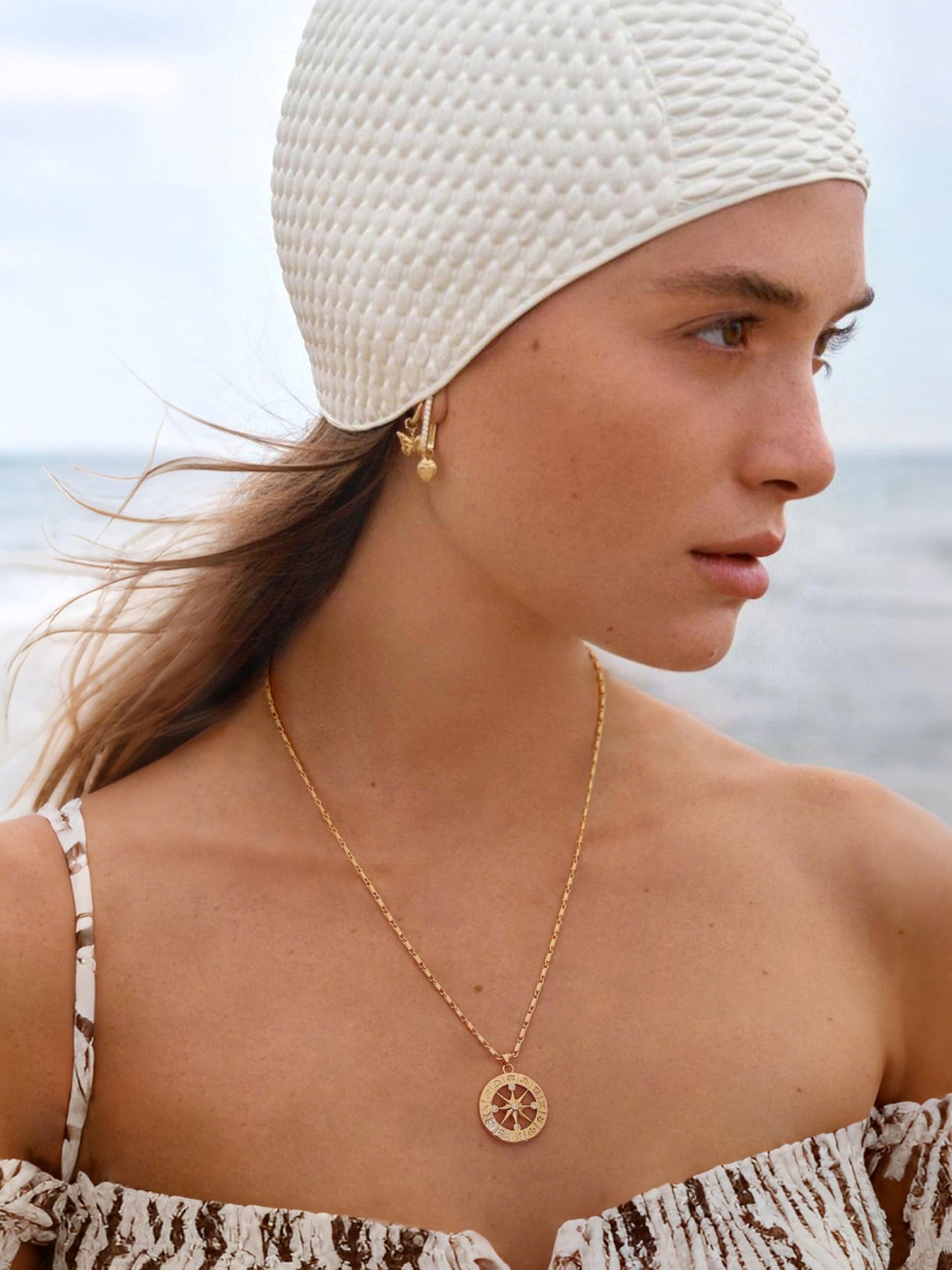 CANEVINKA Zodiac Pendant Necklace 18K Gold Plated Constellation Compass Necklace Adjustable Thin Link Chain Necklace Dainty Elegant Jewelry for Women