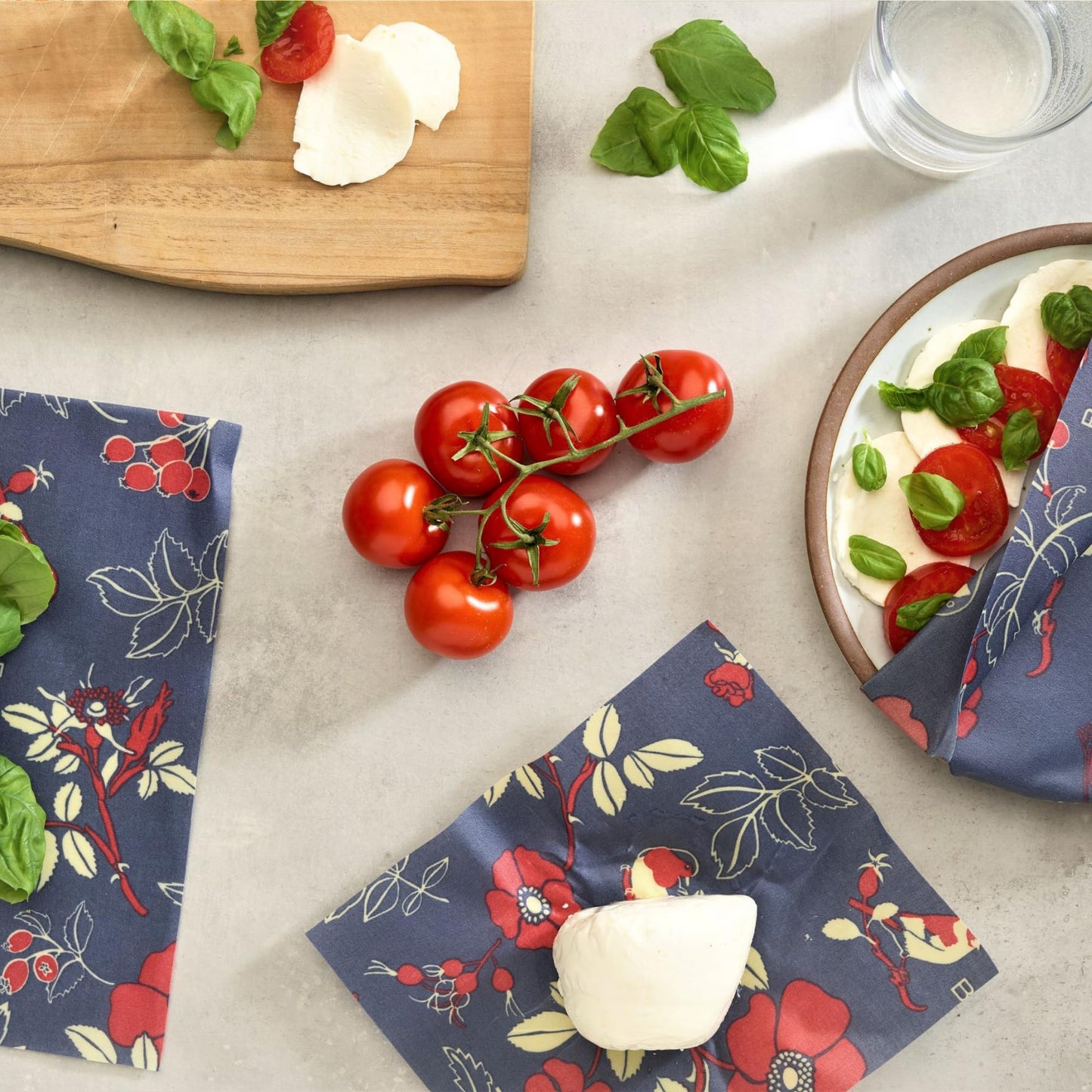 Bee's Wrap Beeswax Wraps for Food - 3 Pack of Assorted Beeswax Wraps - Small, Medium & Large Wrap - Plastic Free Made in USA Reusable Natural Food Wrap - Botanical Print