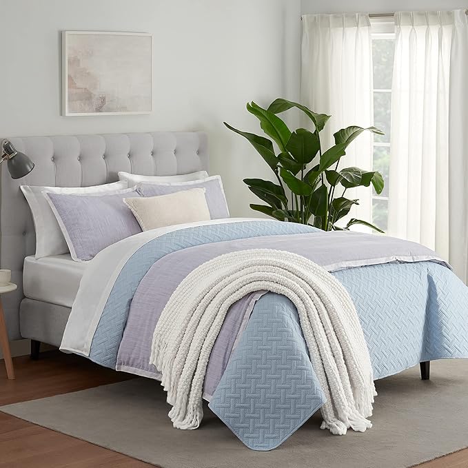 Serta ComfortSure Soft 3-Piece Full/Queen Quilt Bedding Set, Includes Bedspread/Coverlet and Pillow Shams, Bedding for All Seasons, Machine Washable, Light Blue