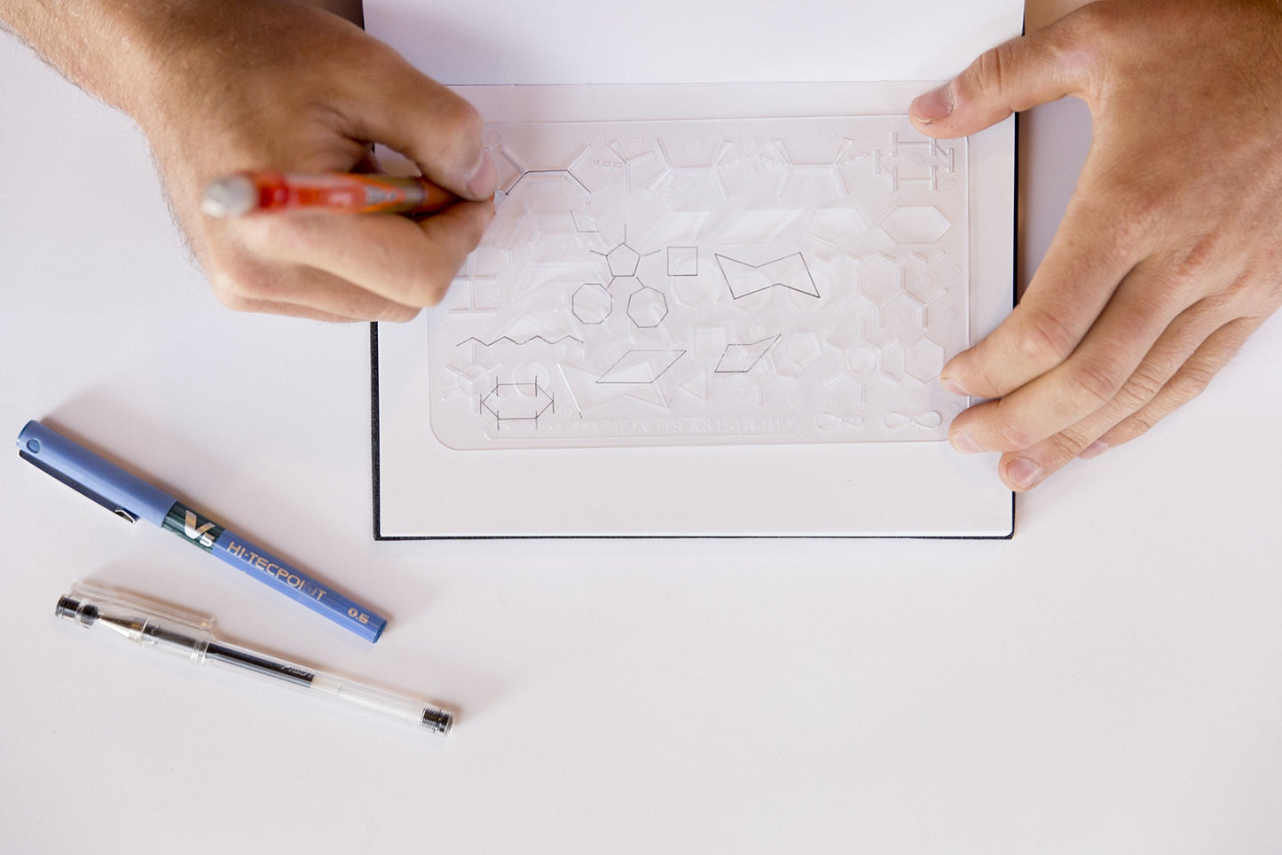 Easyshapes: Organic Chemistry Stencil Drawing & Drafting Template.