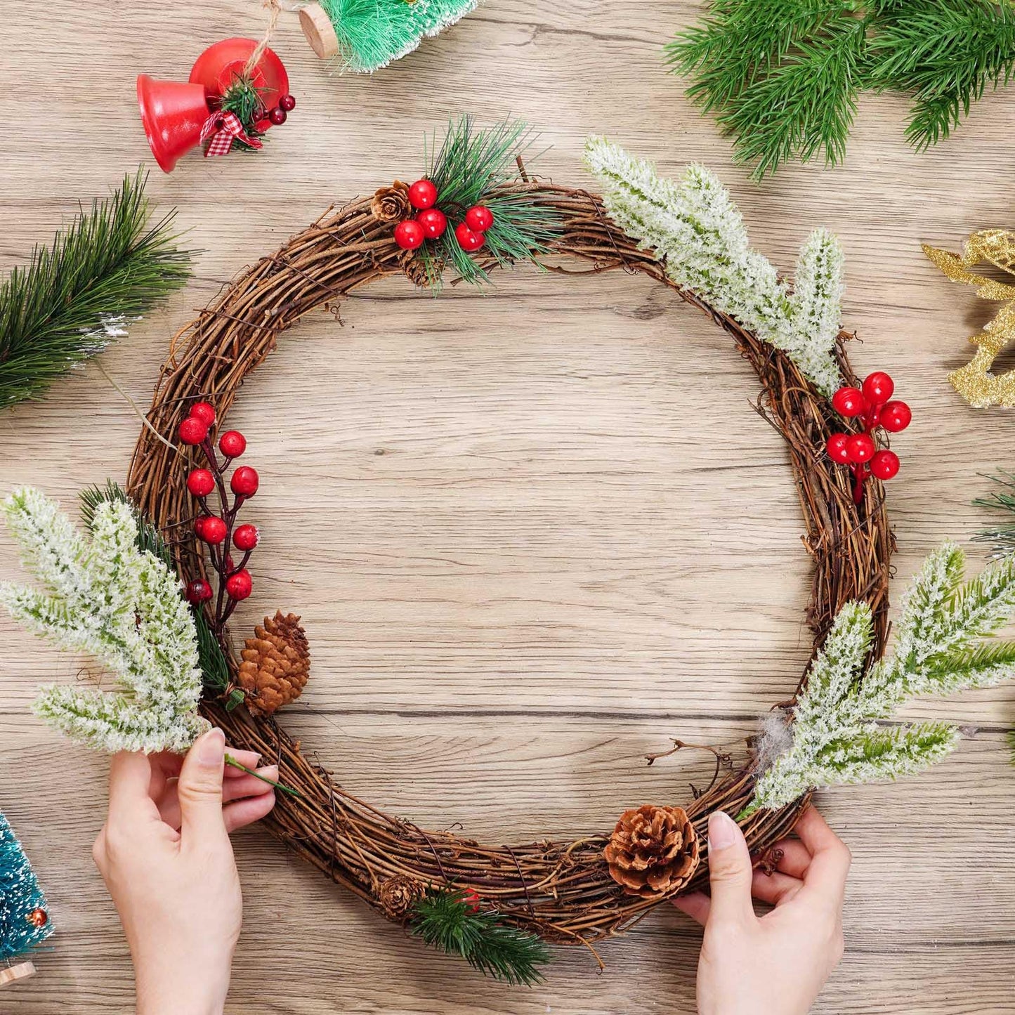 Grapevine Wreath Set, Marrywindix 1 Piece Natural Vine Branch Wreath Christmas DIY Rattan Wreath Garland for Christmas Holiday Craft Wedding Decor (14 in.)
