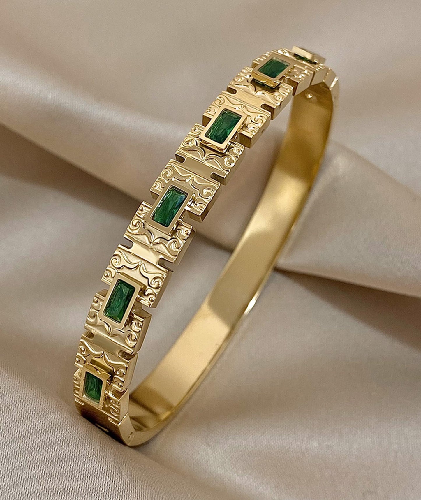 hotoo Vintage Gold Bangle Bracelets for Women Stackable Green Beaded Cuff Bracelet Christmas