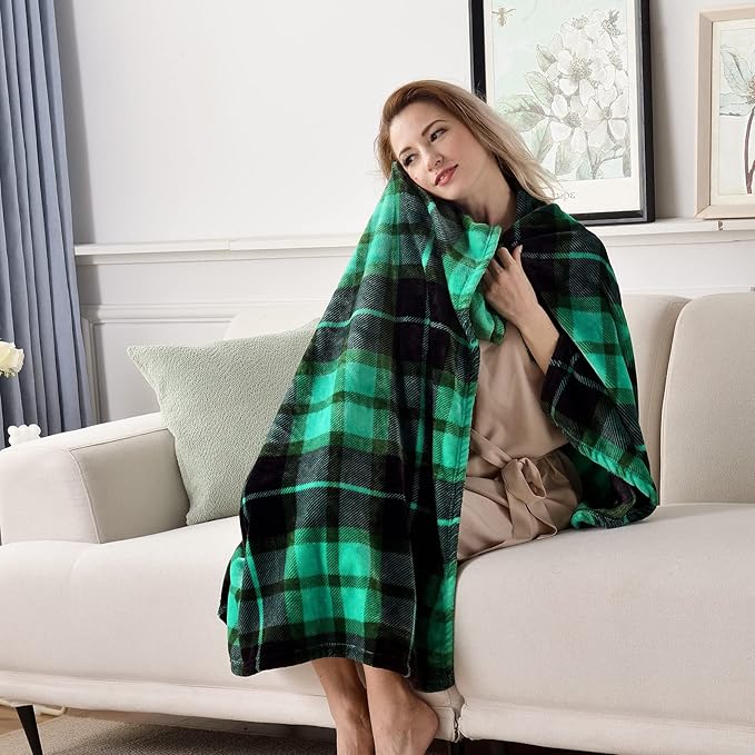 SOCHOW Flannel Fleece Throw Blanket 60 x 80 Inches, All Season Plaid Green Blanket for Bed, Couch, Car