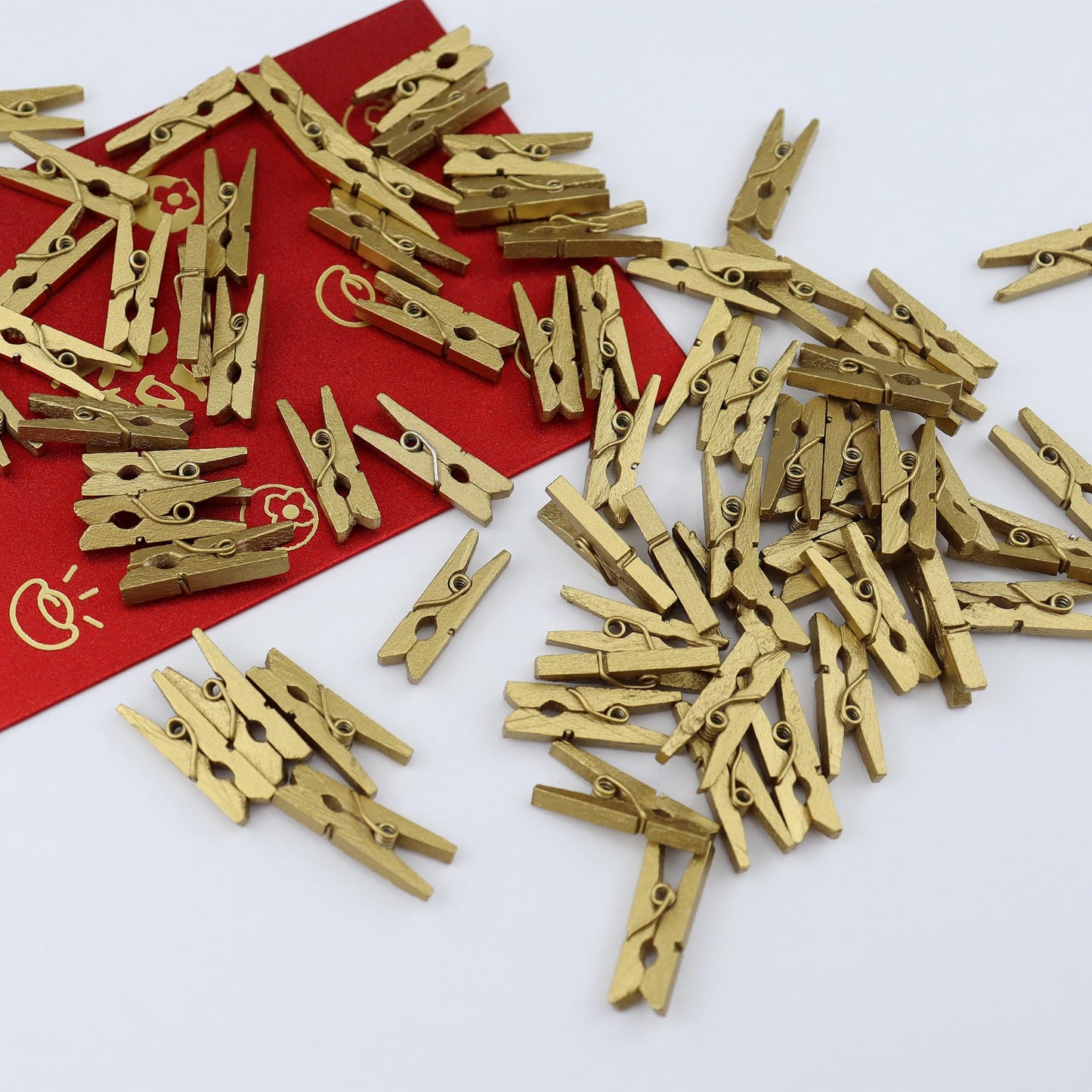 WOSHIGOU 200 PCS 1 Inch Wooden Gold Clothespins, Mini Clothes Pins for Hanging Photos, Natural Texture - Strong Springs for DIY Project and Crafts Display (Cute, Tiny Size 2.5cm)