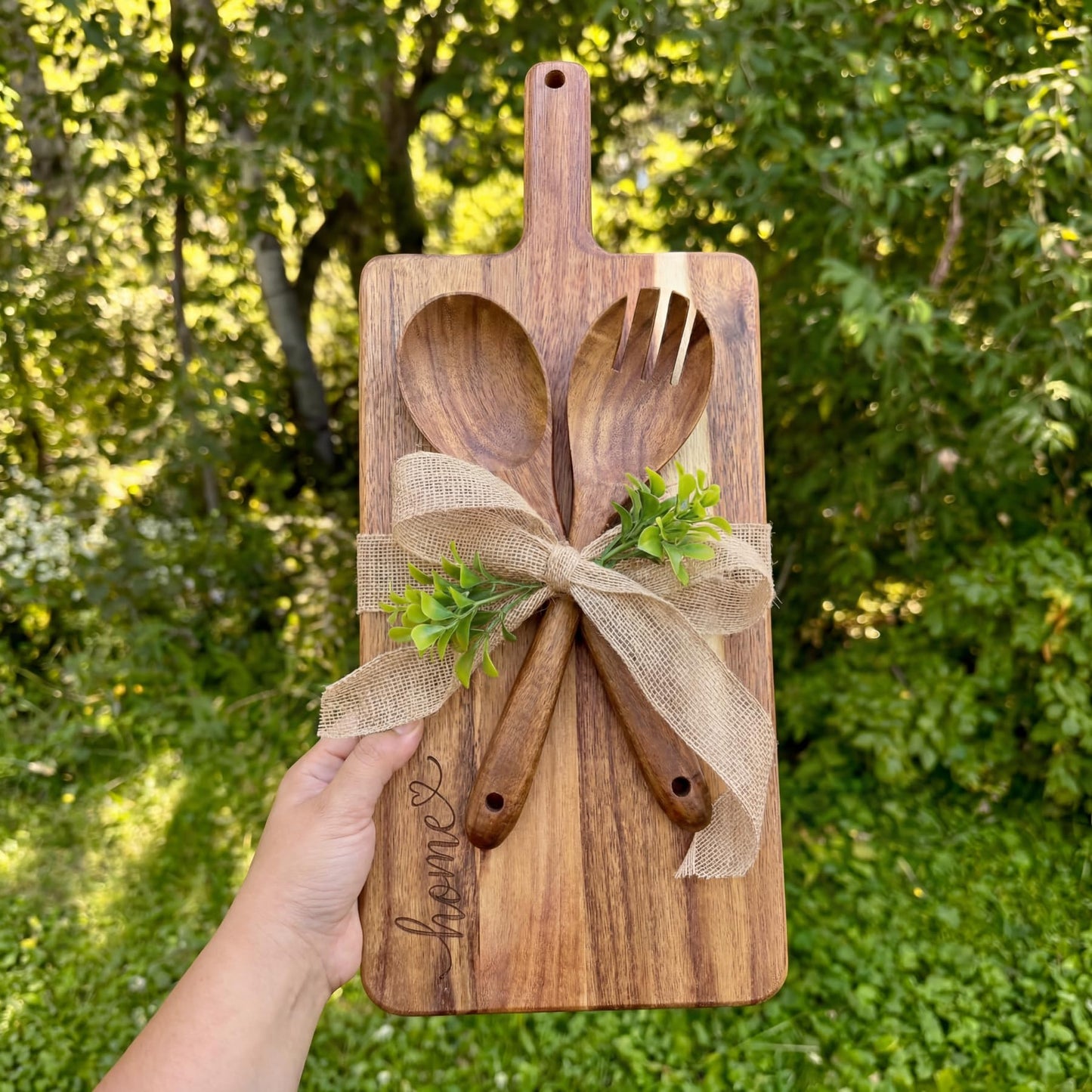 Solid Wood Cutting Board for Kitchen - Essential Housewarming Gift for New Home & Apartment, Practical New Home Gift Idea, Ideal Component for Housewarming Gift Baskets