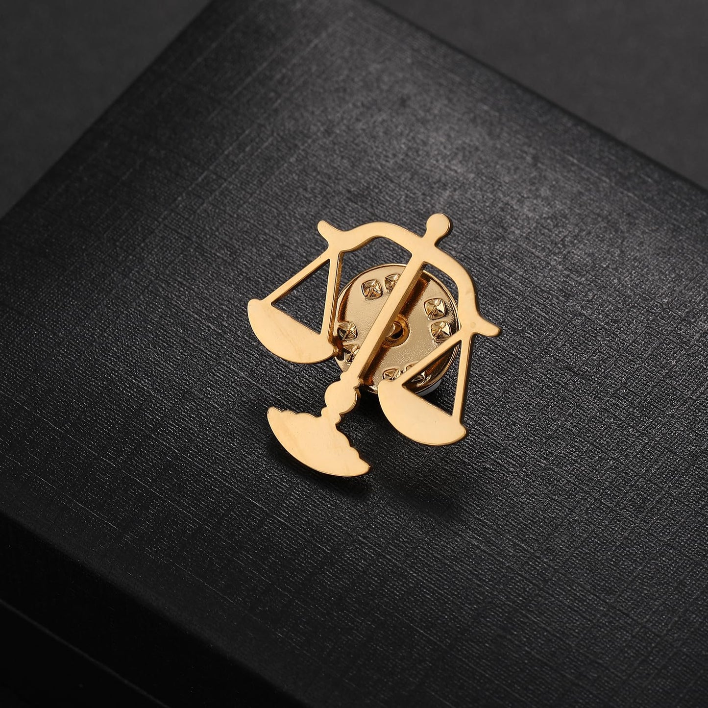 Metal Balance Badges Suit Brooch Libra Scales Brooches For Men (gold)
