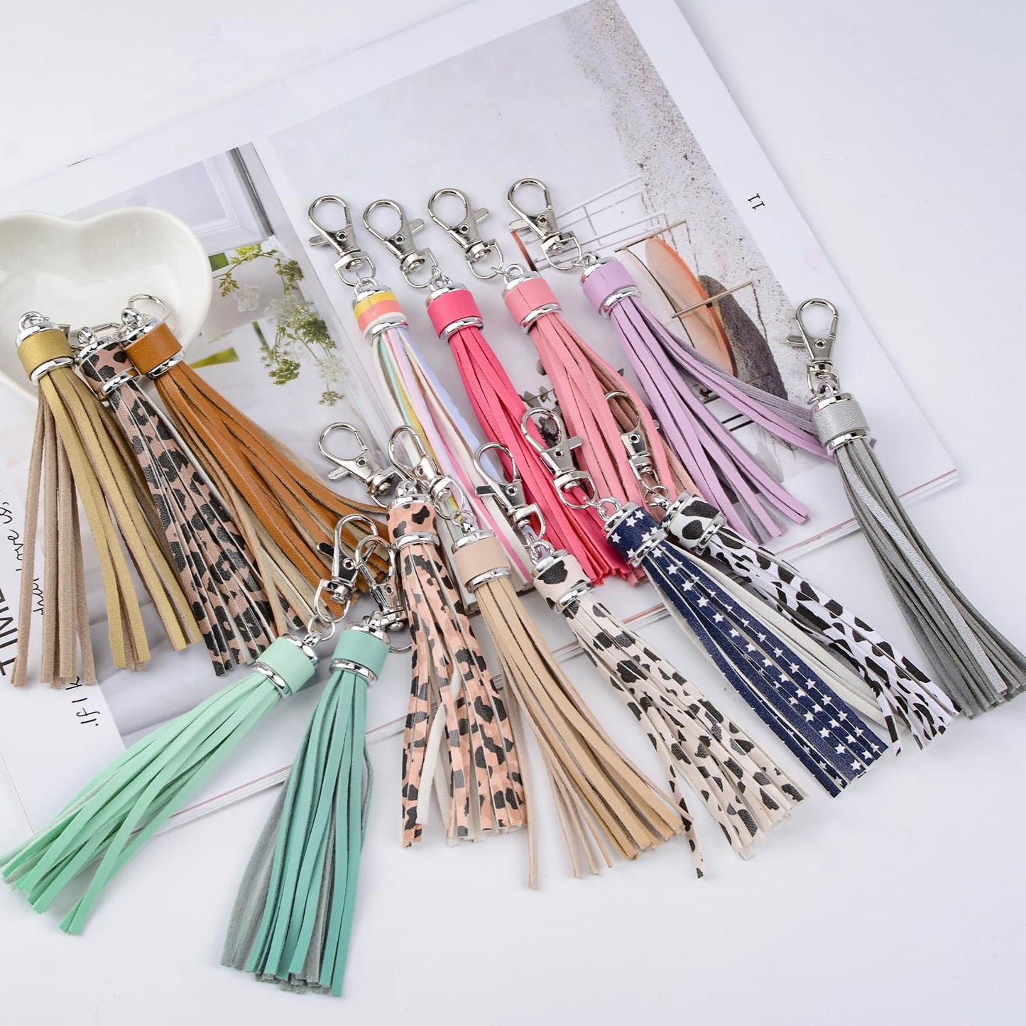 URROMA 15Pcs Faux Leather Tassel Pendant, Colourful Artificial Leather Tassels with Silver Lobster Buckle DIY Keychain and Craft Bag Decor Supplies