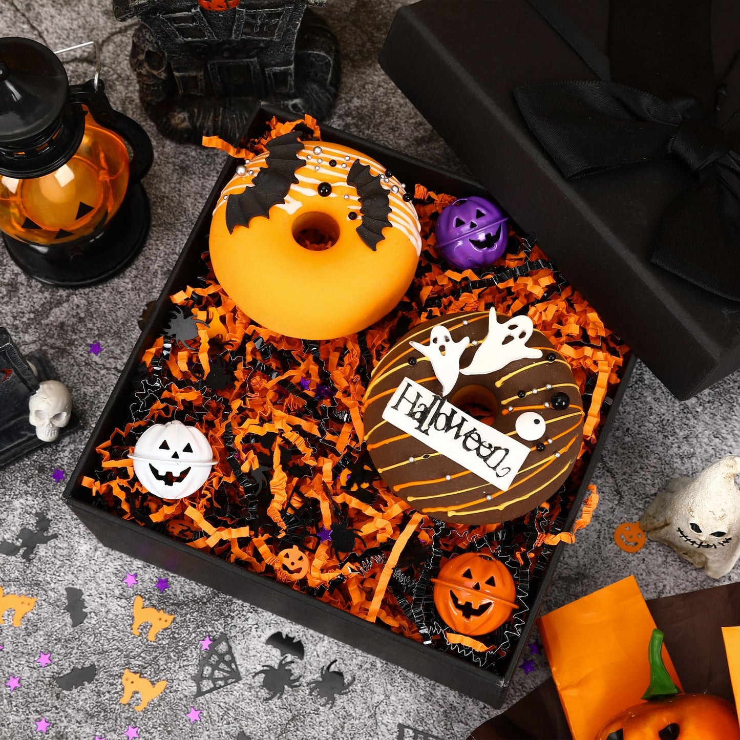 Jansun Halloween Black Orange Crinkle Cut Paper, 115g/4oz Shred Filler with Pumpkin Spider Bat Witch Confetti for Gift Wrapping Craft DIY Basket Filling Trick or Treat Candy Decorations