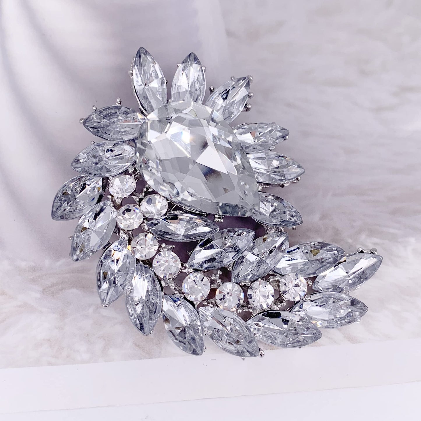 SELOVO Marquise Shape Rhinestone Red Leaf Costume Brooch Pin Jewelry Antiqued Gold Tone (Silver)
