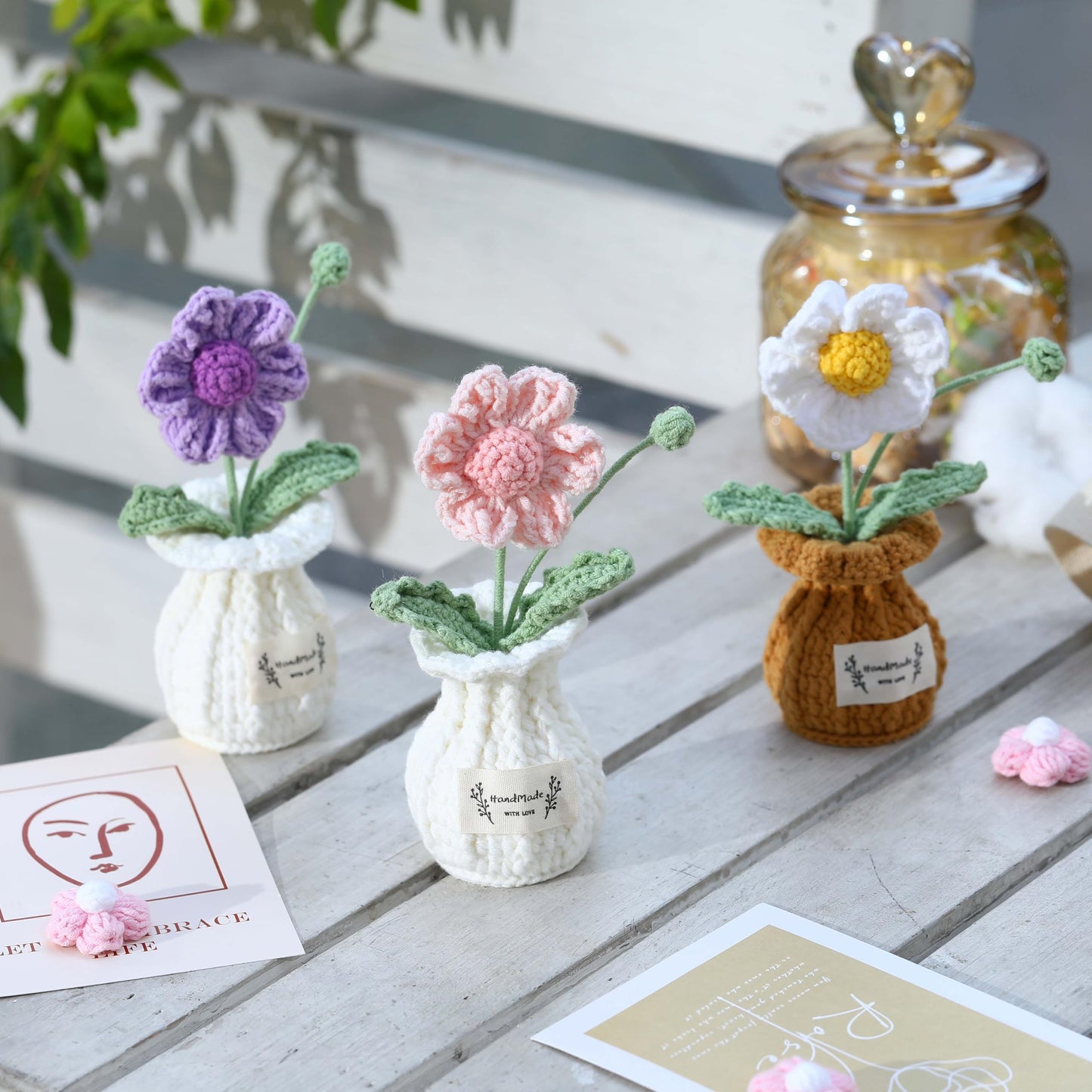 YOOJEE Daisy Crochet Flower Potted Plant – Pink, Handmade Knitted Desk Decor