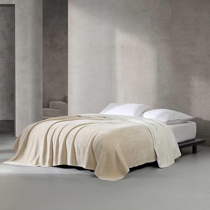 Calvin Klein - King Blanket, Super Soft Plush Bedding, Luxury Bed Blanket, Oeko-Tex Certified (Modern Reversible Solid Light Beige, King)