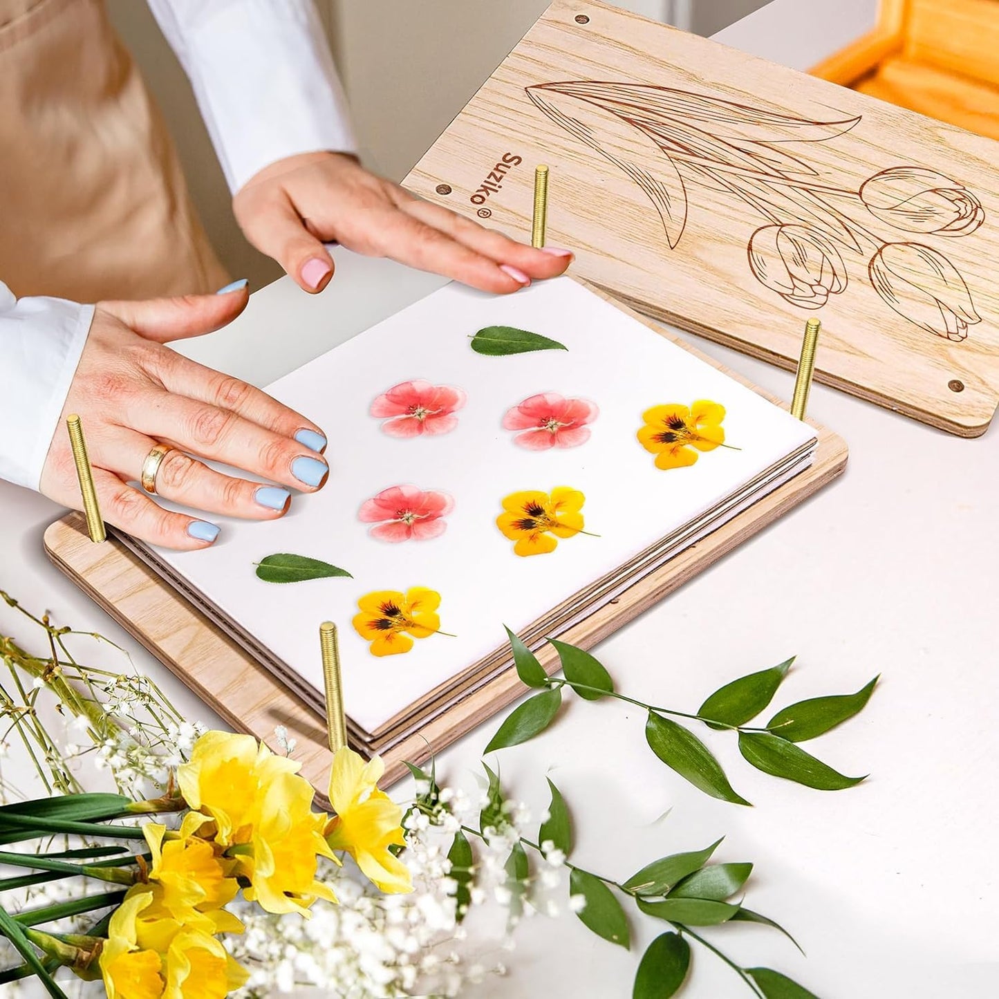 Suziko Large Flower Press Kit with Tulip Pattern for Adults & Kids - 10.8 x 6.9 Inch Flower and Leaf Preservation Art Craft Kit, Great Gift for Nature Lovers