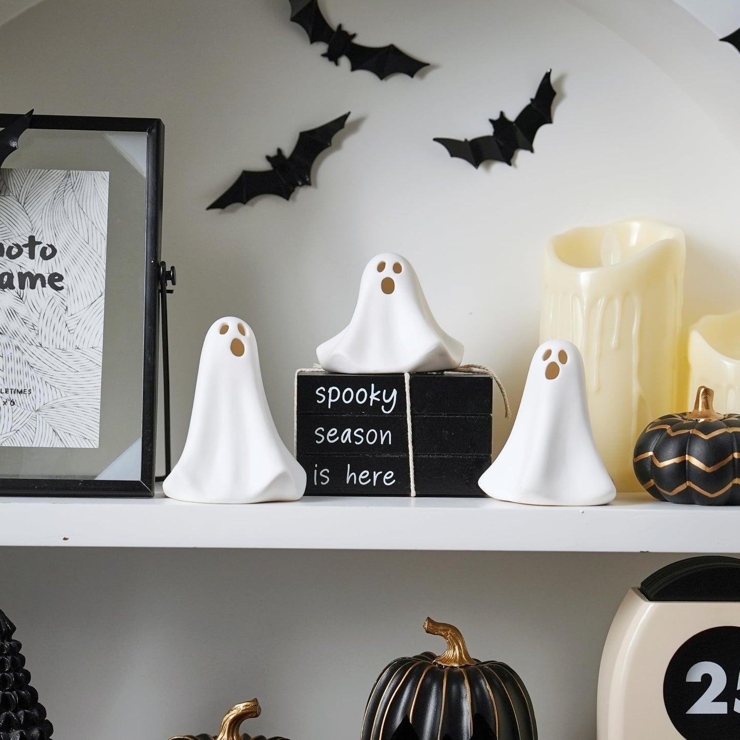 AOMOONOA Ceramic Ghost Decor, 3Pcs Light Up Ghosts for Indoor Halloween Decorations, Battery Powered White Mini Ghost Figurines with LED for Spooky Halloween, Home Tabletop Shelf Centerpieces