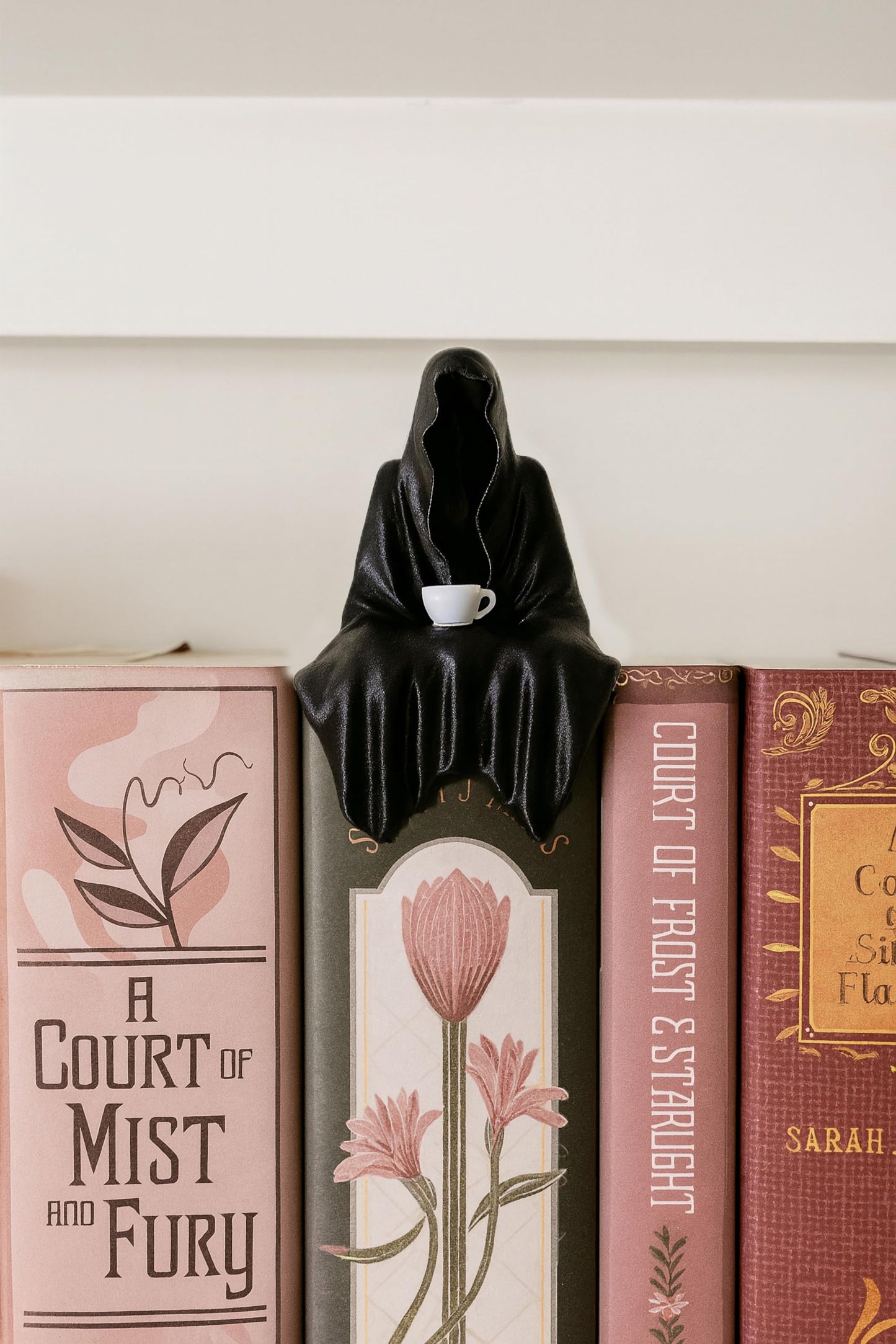 Grim Reaper Witch Statue Bookshelf Decor – Suriel Horror Figurine for Halloween & Gothic Home