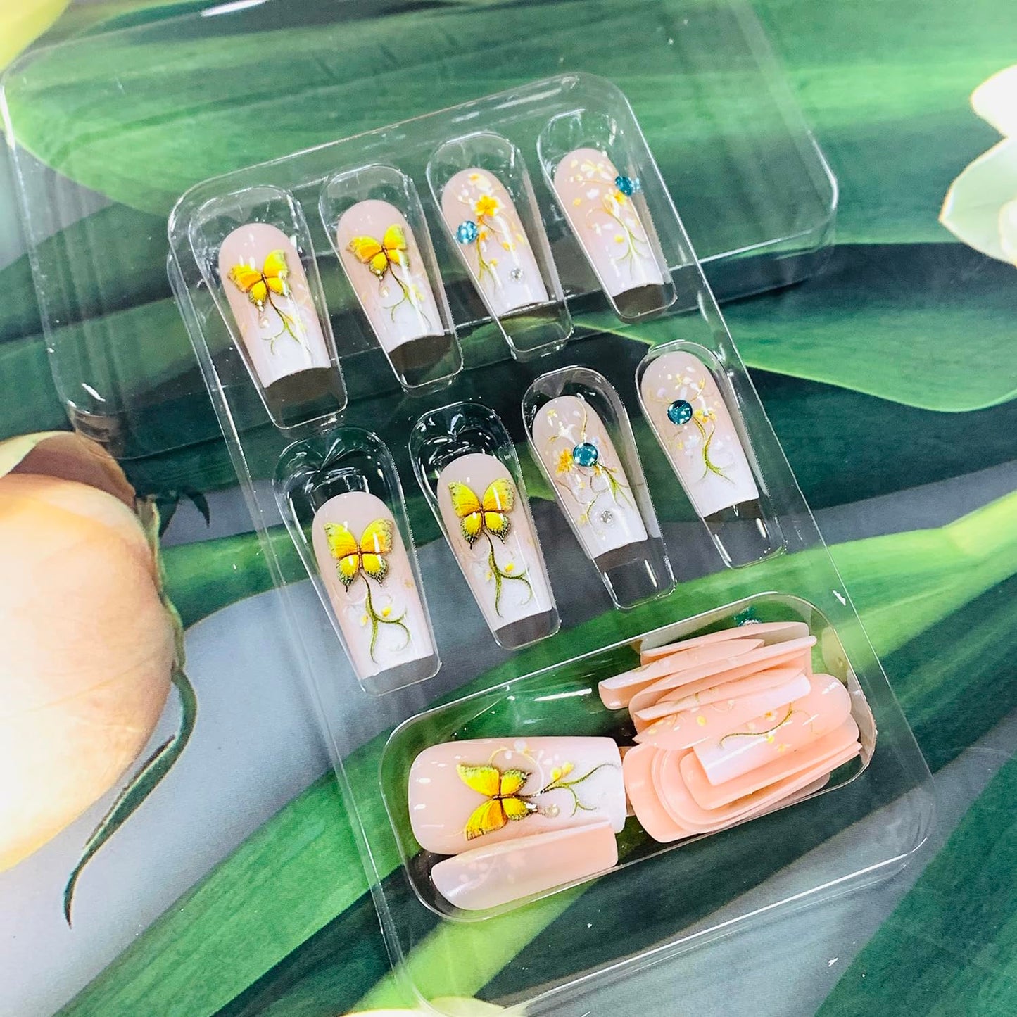 EYZOTSF Press on Nails Medium Square Shaped Acrylic Medium Square Shaped False Nails with Designs Artificial Short Coffin Fake Nails with Charms Glue ons Fingernails for Women Girls(CZ466)