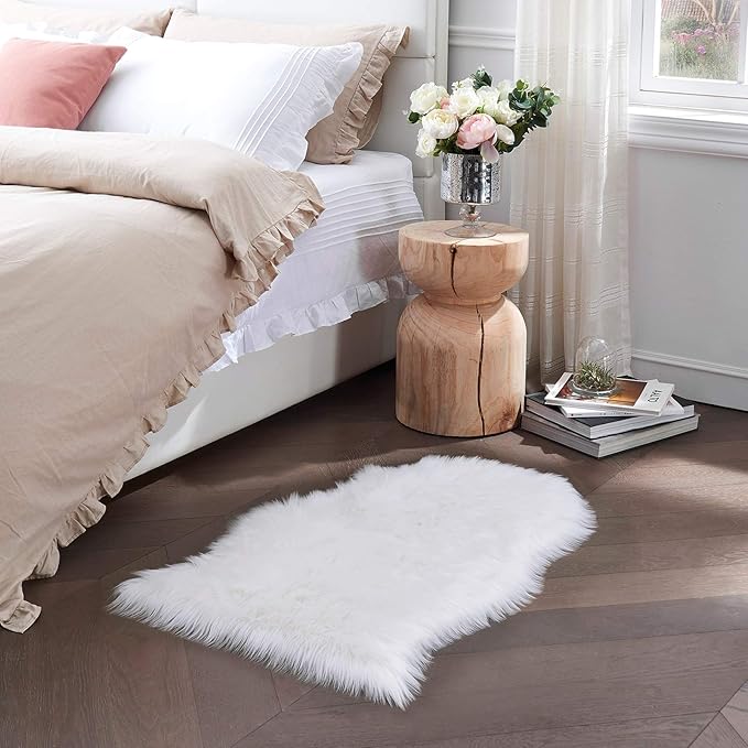 Faux Fur Rug Sofa Chairs Cover, White Small Rug for Bedroom, 2X3 Shaggy Furry Rugs for Kids Room, Shag Fluffy Rugs for Nursery Room, Soft Fuzzy Plush Carpet, Cute Floor Dorm Decor