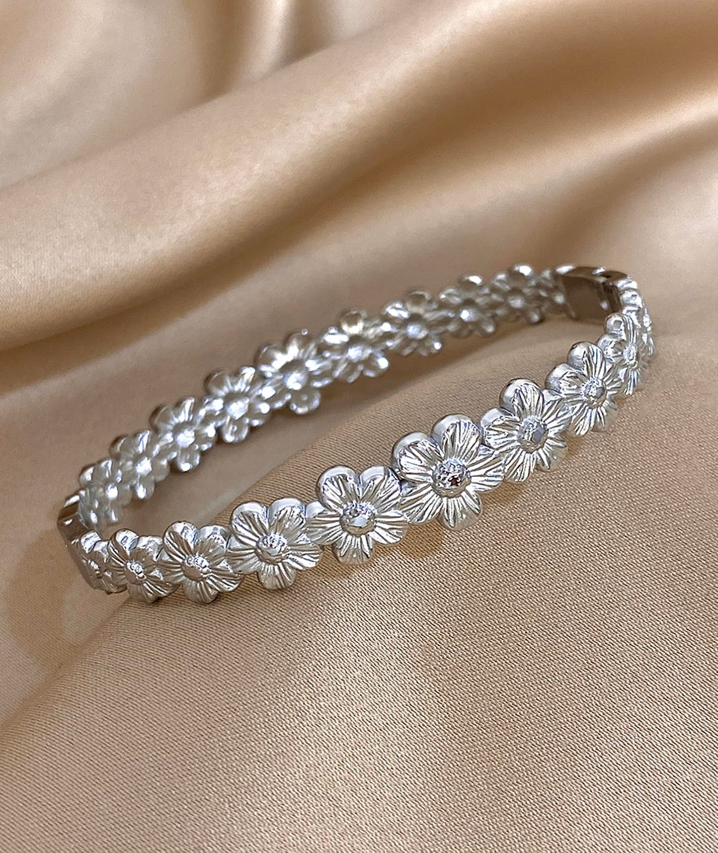 hotoo Silver Flower Bangle Bracelets for Women Cute Stackable Stainless Steel Cuff Bracelet Mother Daughter Sister