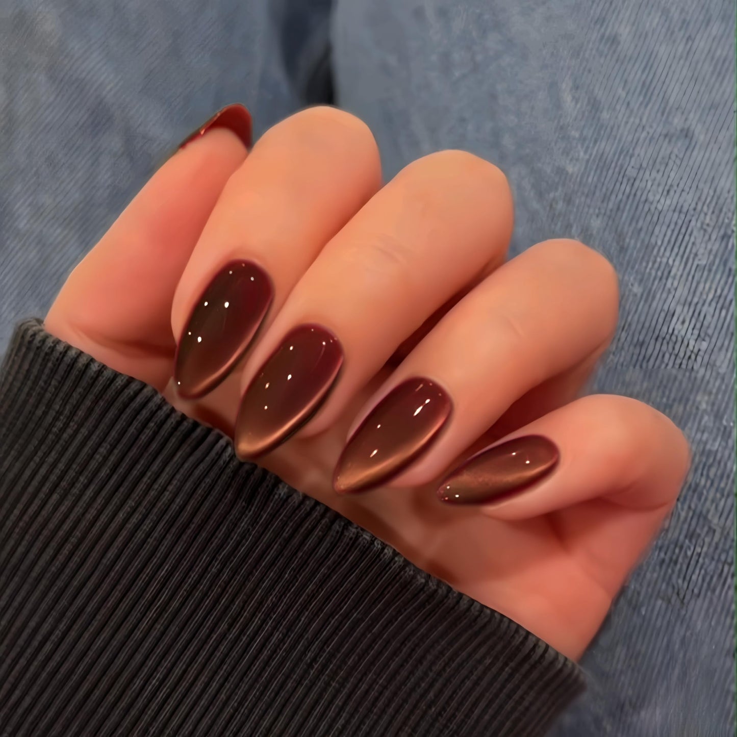 KQueenest Cat Eye Warm Brown Press on Nails Almond, Glitter Press on Nails Medium, Sparkly Shiny Soft Gel Fake Nails Set, Cute Bling Chrome Glue on Nails Medium Stiletto for Women Small Hand 30 Pcs