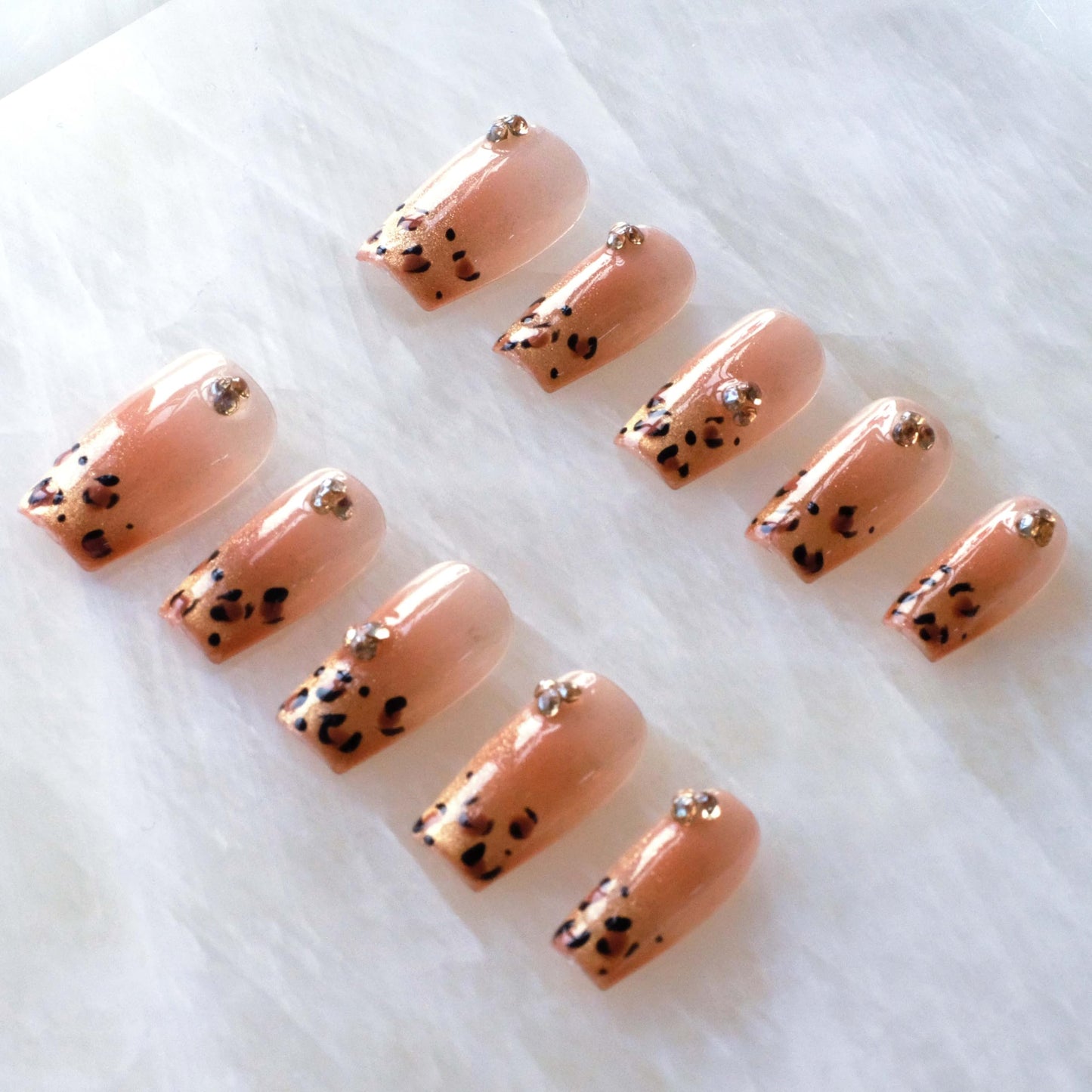 GLORS Maillard Style Leopard Cat Eye Press on Nails, Short Handmade False Nails, Medium Ballerina Shape, 10 Pieces (Small, MB)