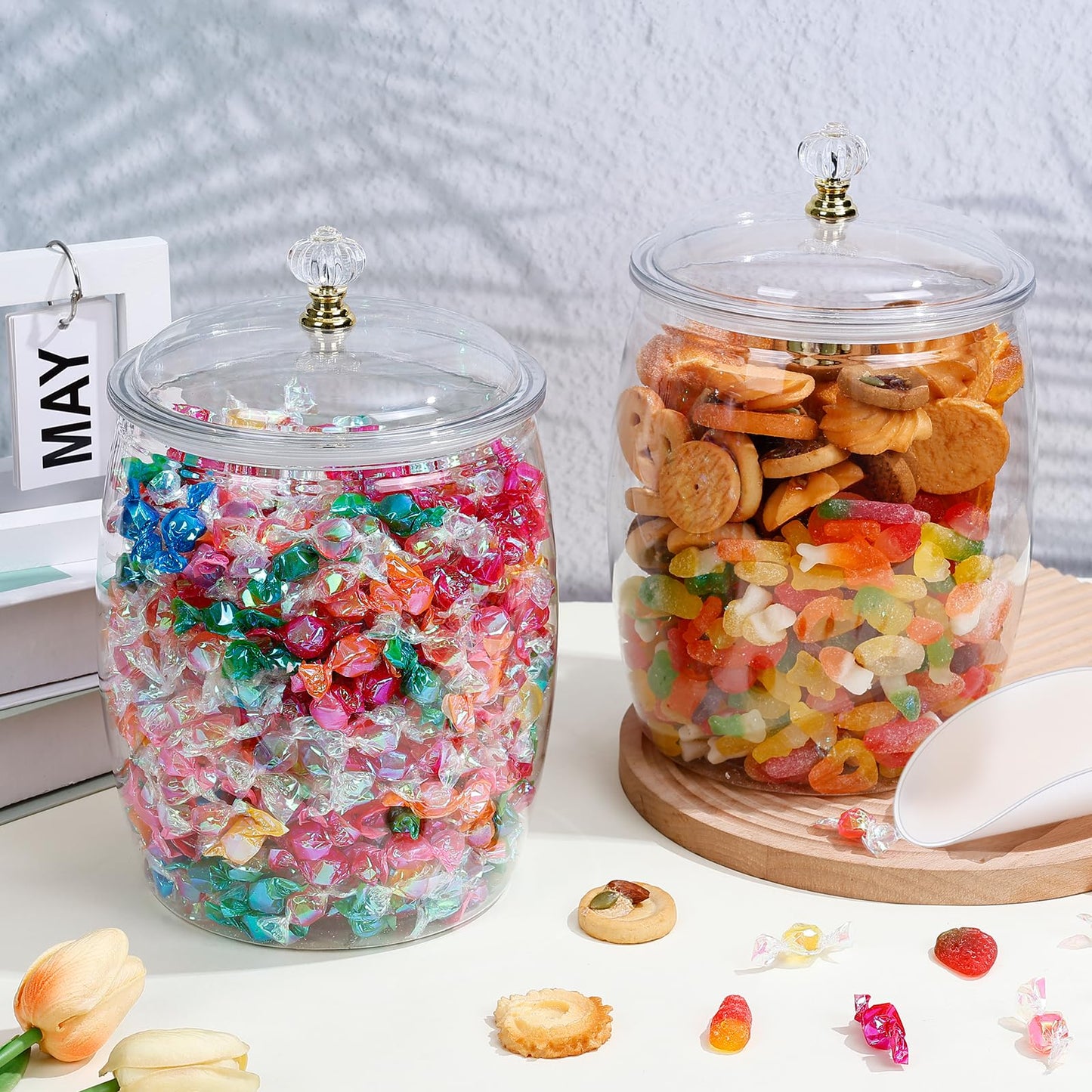 mwellewm 2Pcs 1 Gallon Candy Jars With Lids&Spoons Clear Plastic Cookie Container Large Airtight Apothecary Storage Organization Hard Snack Buffet Canister for Wedding Home Kitchen Bar Decoration