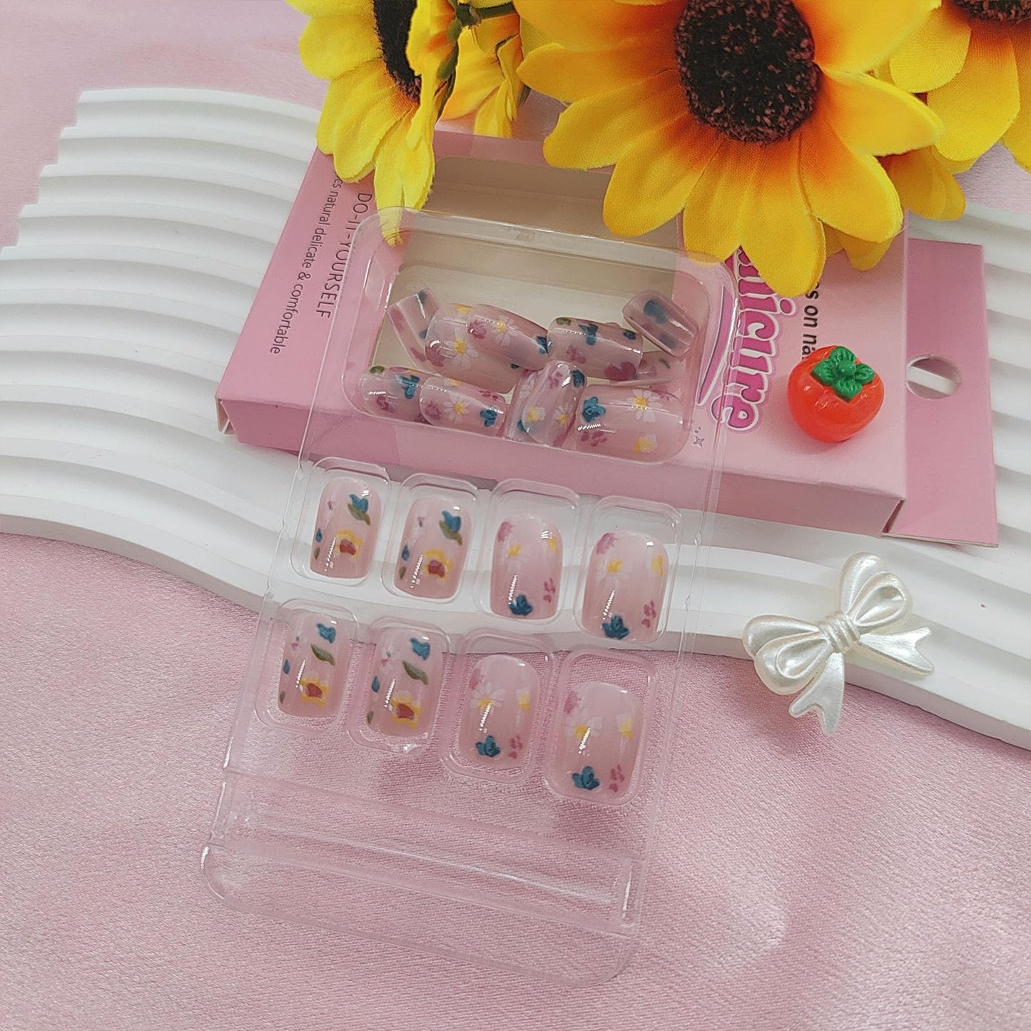 Spring Press on Nails Short Square Fake Nails Nude Nails Press ons Glossy Glue on Nails Cute Acrylic Nails Summer False Nails with Flower Designs Artificial Stick on Nails for Women 24Pcs