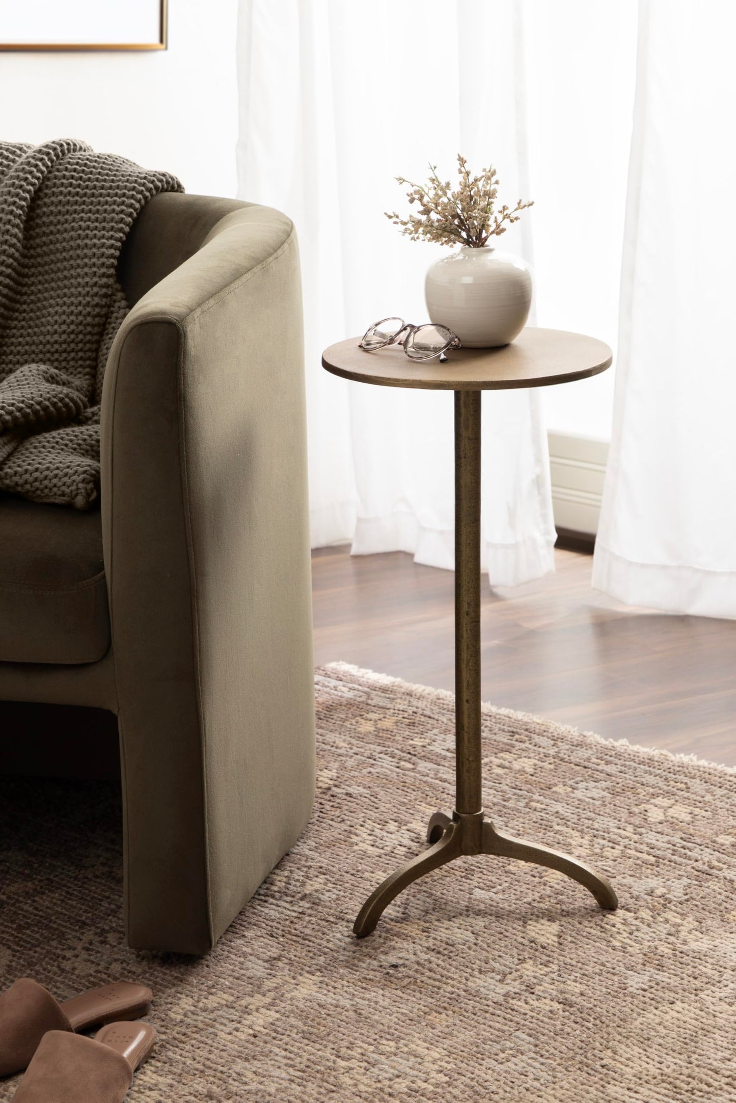 Kate and Laurel Henshall Mid-Century Metal Round Side Table, 12 x 12 x 24, Antique Brass, Sand Cast Aluminum Sculptural Indoor Plant Stand with Tripod Base for Use as End Table or Bedroom Nightstand