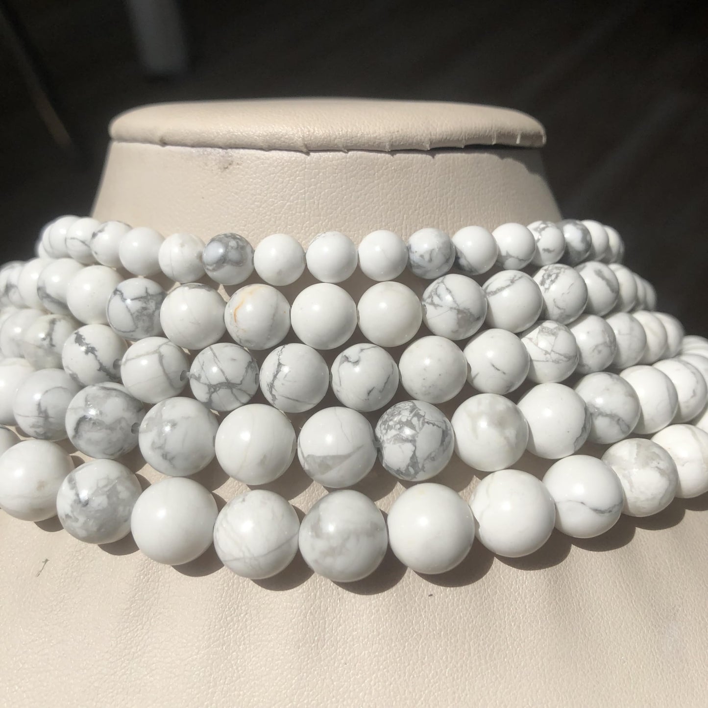 Yochus 60pcs White Howlite Turquoises Beads，6mm Healing Power Natural Stone Round Loose Beads for Jewelry Making Earring Necklace DIY Crafts