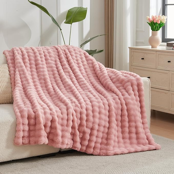 NEWCOSPLAY Faux Fur Queen Blanket Pink Bubble Blanket Thick Warm Soft for Couch Sofa Bed 550GSM (Pink, Queen(90"x90"))
