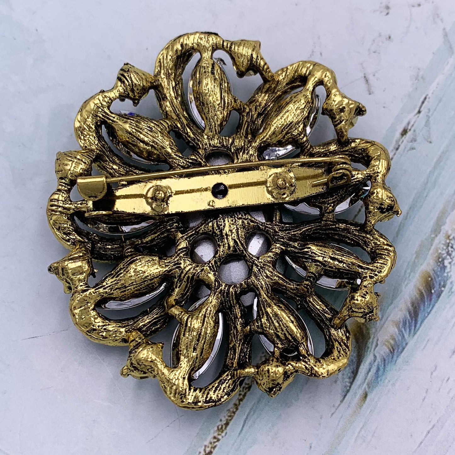 SELOVO Marquise Shape Flower Green Brooch Pin Accessory Antique Gold Tone